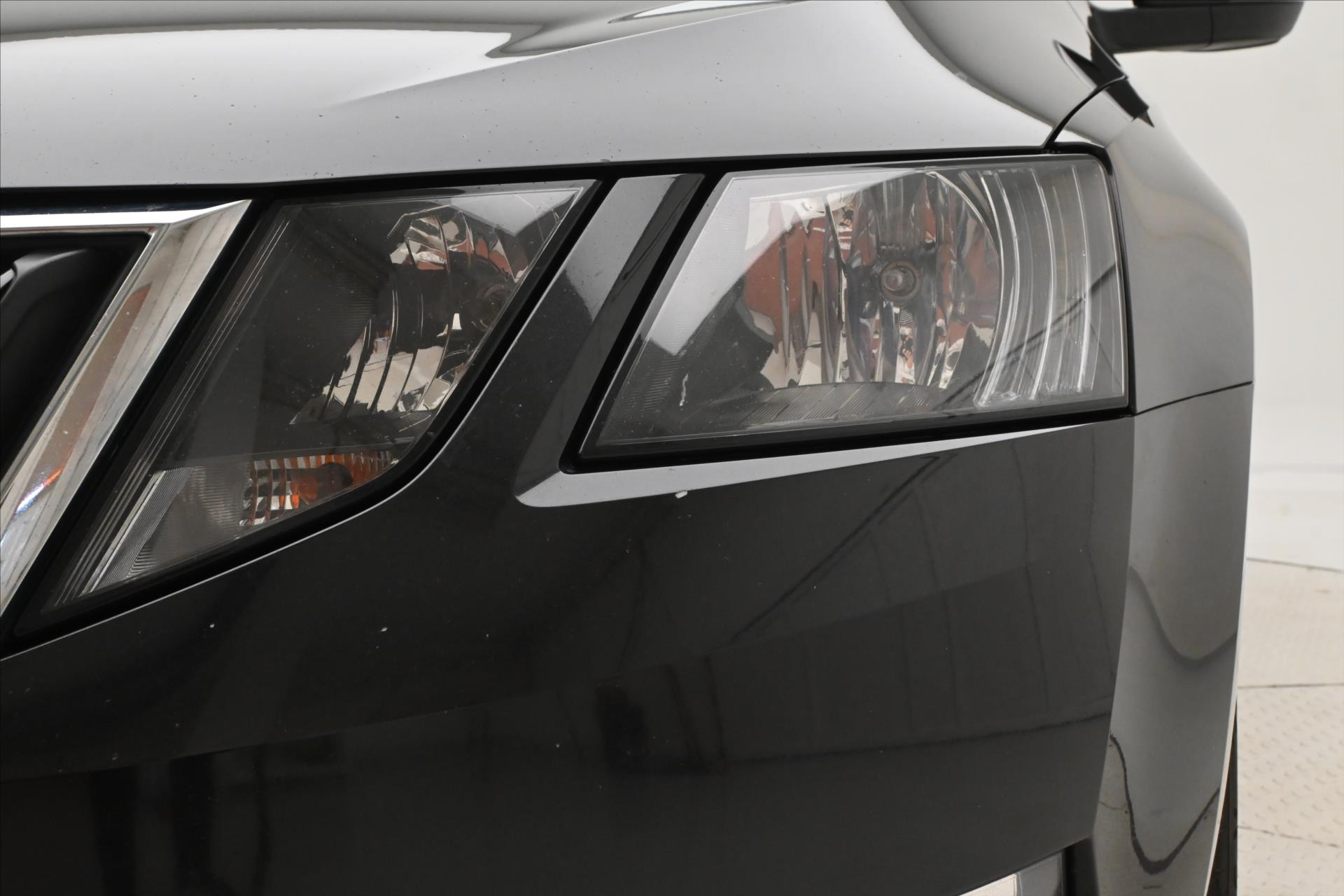 Hlavní fotografie vozu Škoda Octavia 2,0 TDI 110kW Tažné DSG Záruka až 5 let (28)
