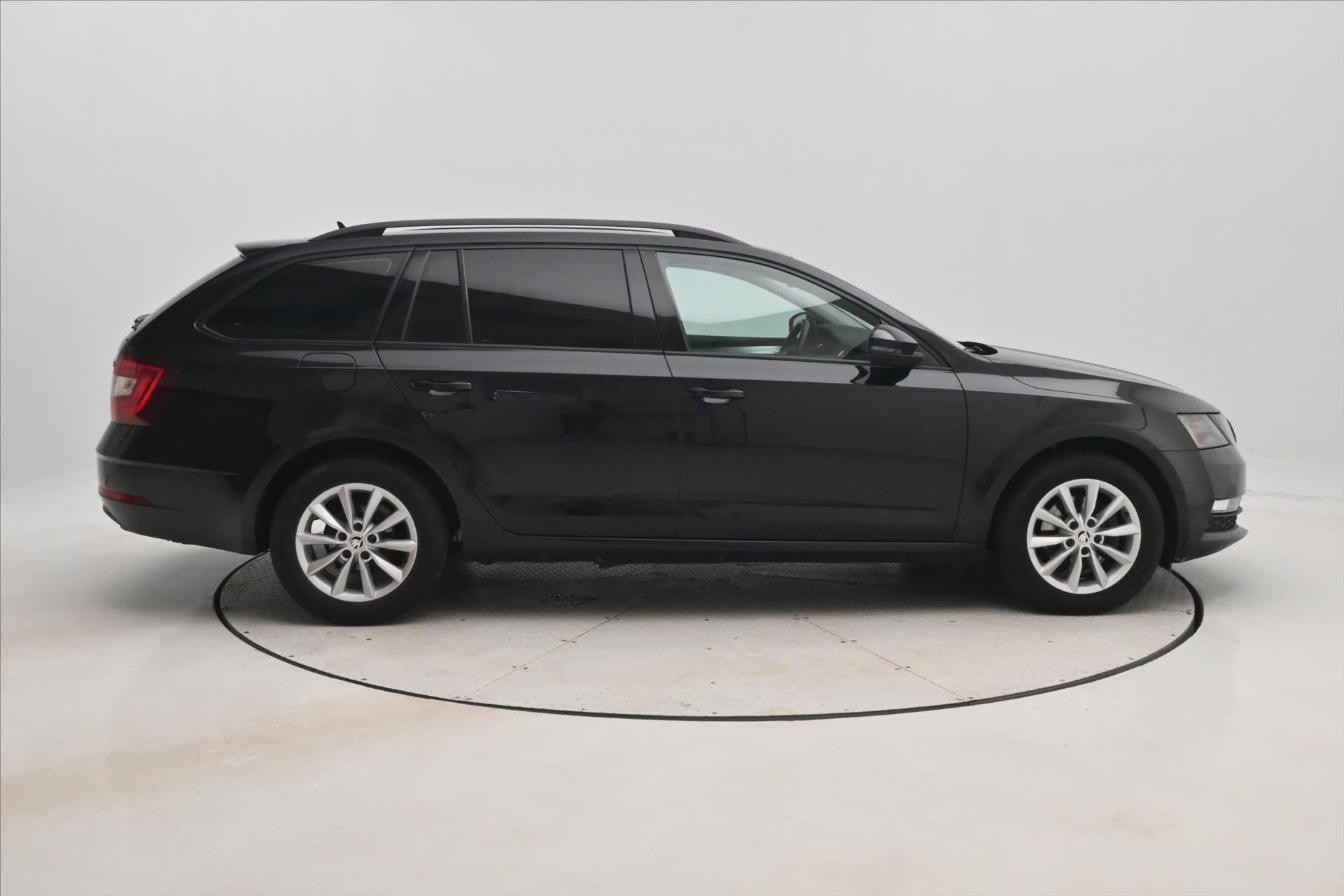 Hlavní fotografie vozu Škoda Octavia 2,0 TDI 110kW Tažné DSG Záruka až 5 let (5)
