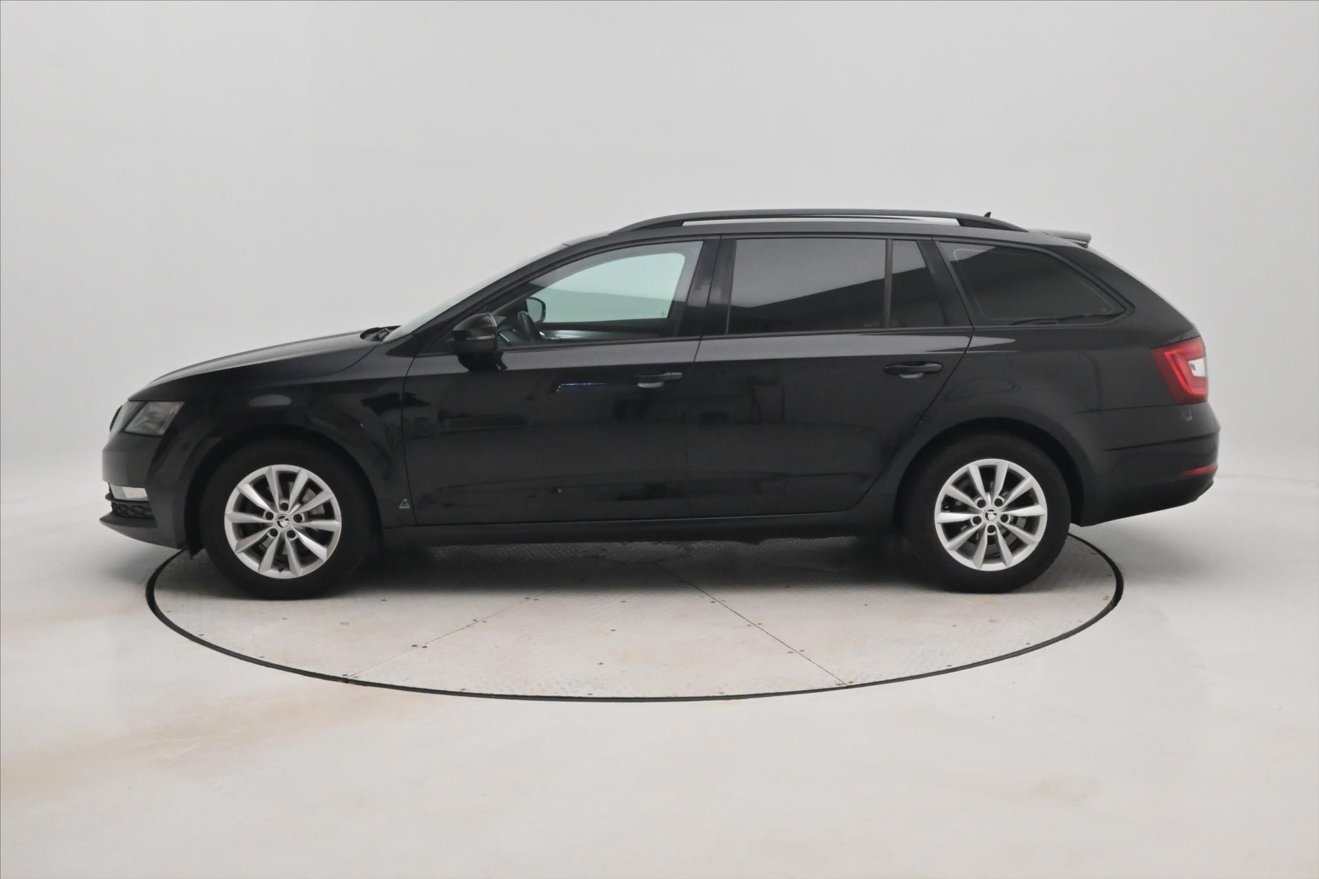 Hlavní fotografie vozu Škoda Octavia 2,0 TDI 110kW Tažné DSG Záruka až 5 let (9)