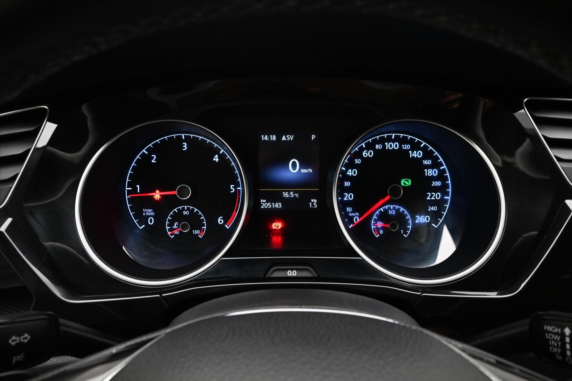 Main photo of the car Volkswagen Touran 2.0 TDI 110kW DSG Warranty up to 5 years (16)