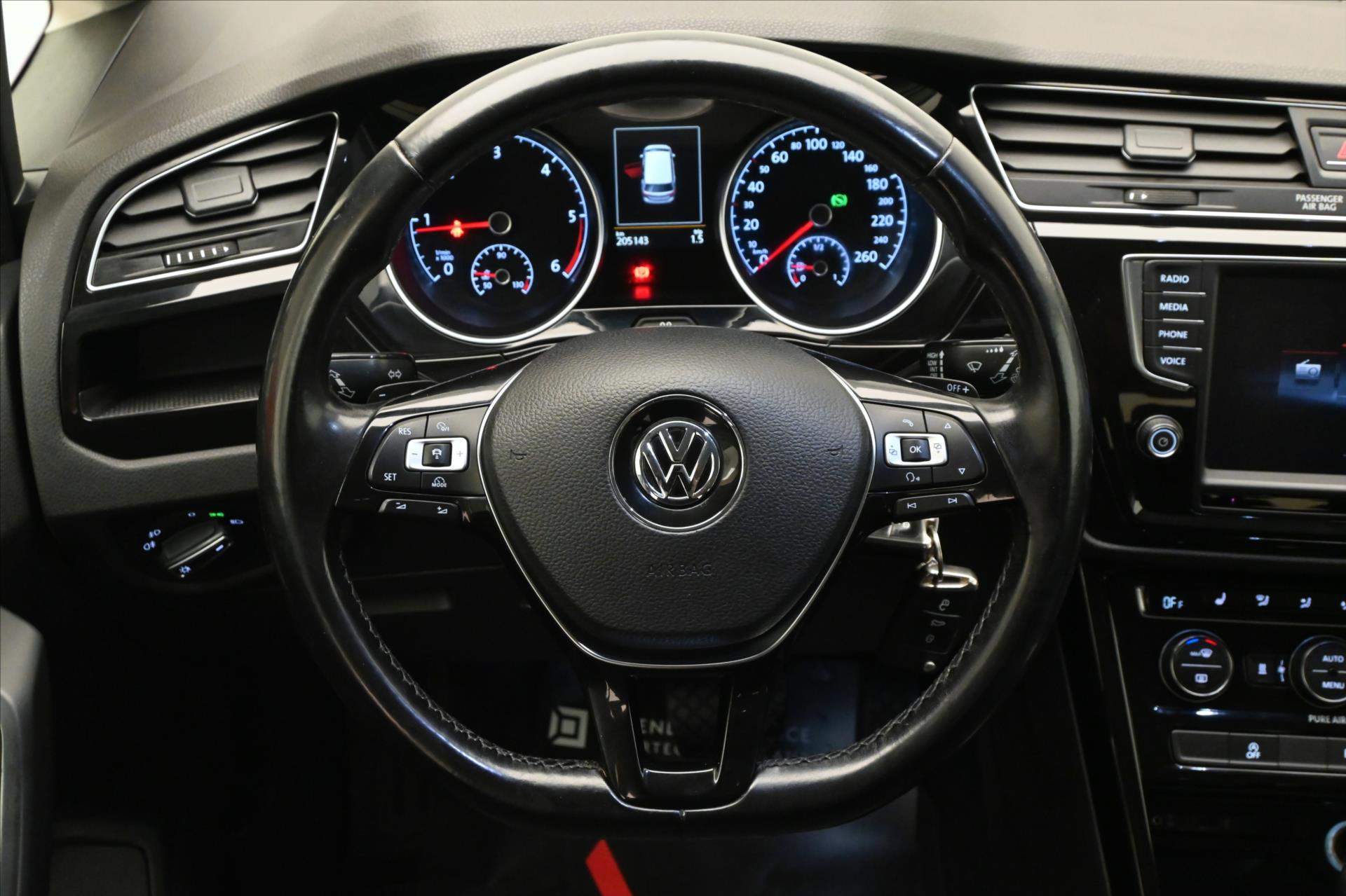 Main photo of the car Volkswagen Touran 2.0 TDI 110kW DSG Warranty up to 5 years (18)