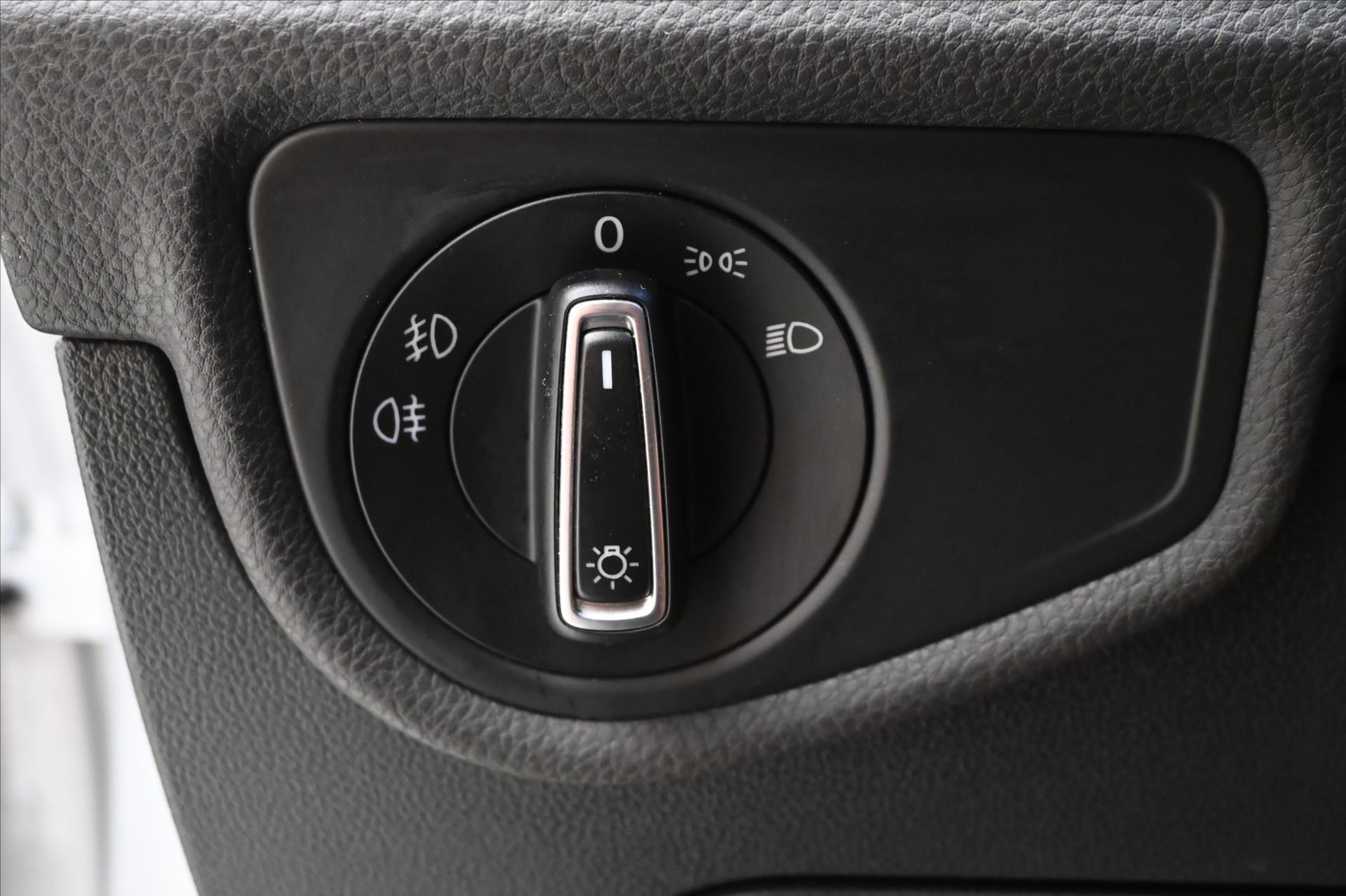 Main photo of the car Volkswagen Touran 2.0 TDI 110kW DSG Warranty up to 5 years (26)