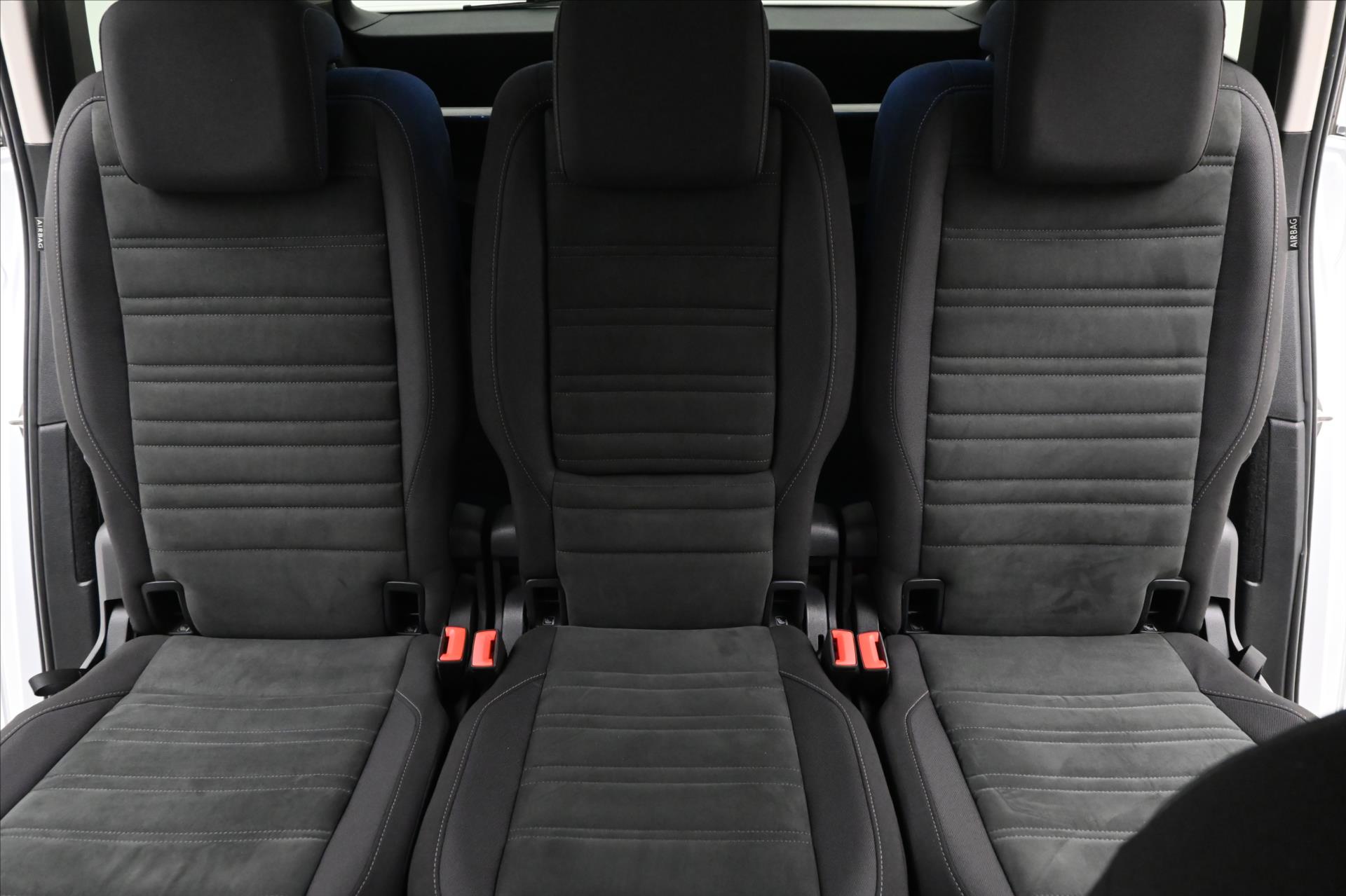 Main photo of the car Volkswagen Touran 2.0 TDI 110kW DSG Warranty up to 5 years (27)