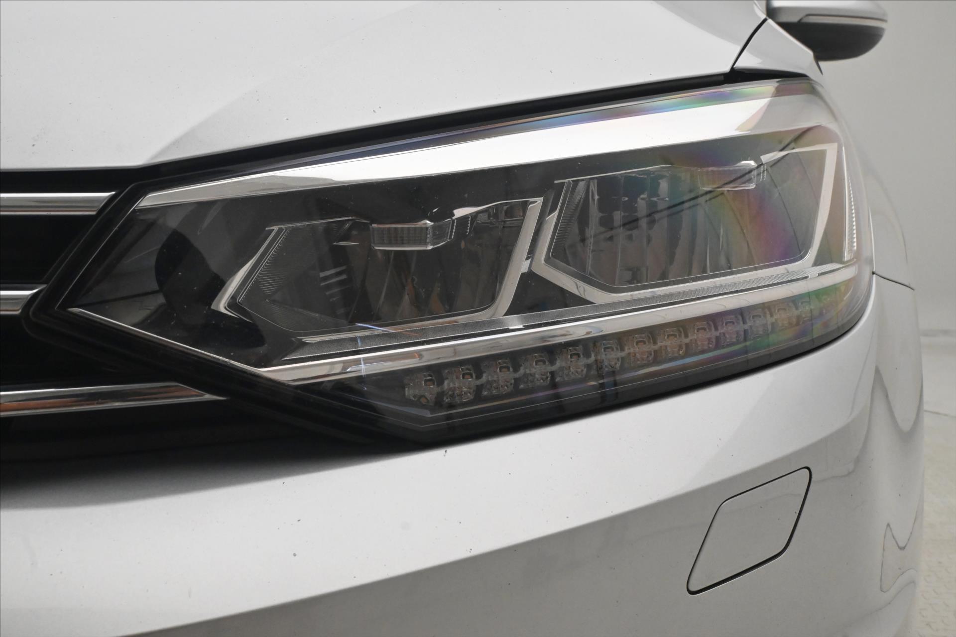 Main photo of the car Volkswagen Touran 2.0 TDI 110kW DSG Warranty up to 5 years (28)