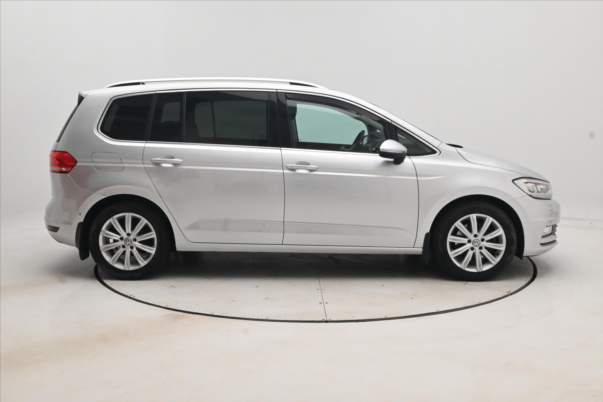 Main photo of the car Volkswagen Touran 2.0 TDI 110kW DSG Warranty up to 5 years (4)