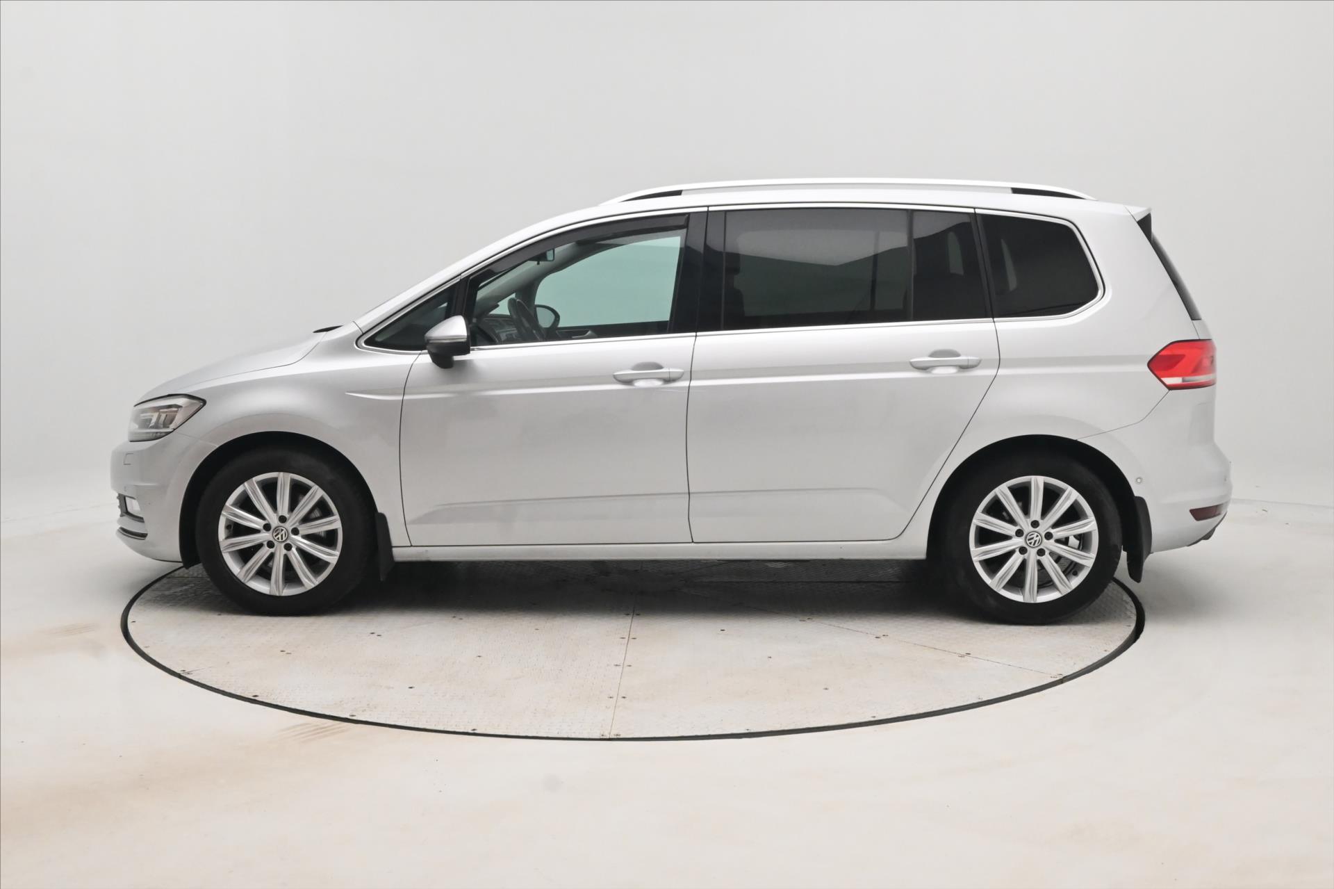 Main photo of the car Volkswagen Touran 2.0 TDI 110kW DSG Warranty up to 5 years (8)
