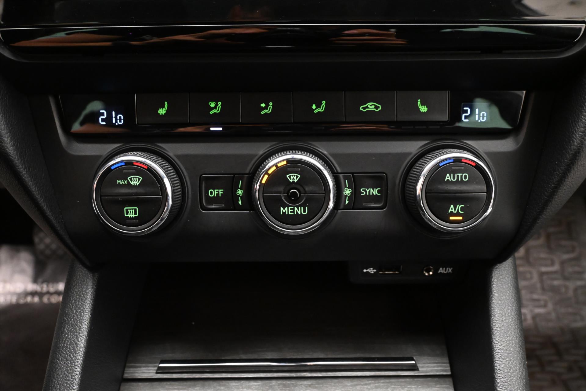 Hlavní fotografie vozu Škoda Octavia 2,0 TDI 135kW SCOUT DSG 4x4 Záruka až 5 let (21)
