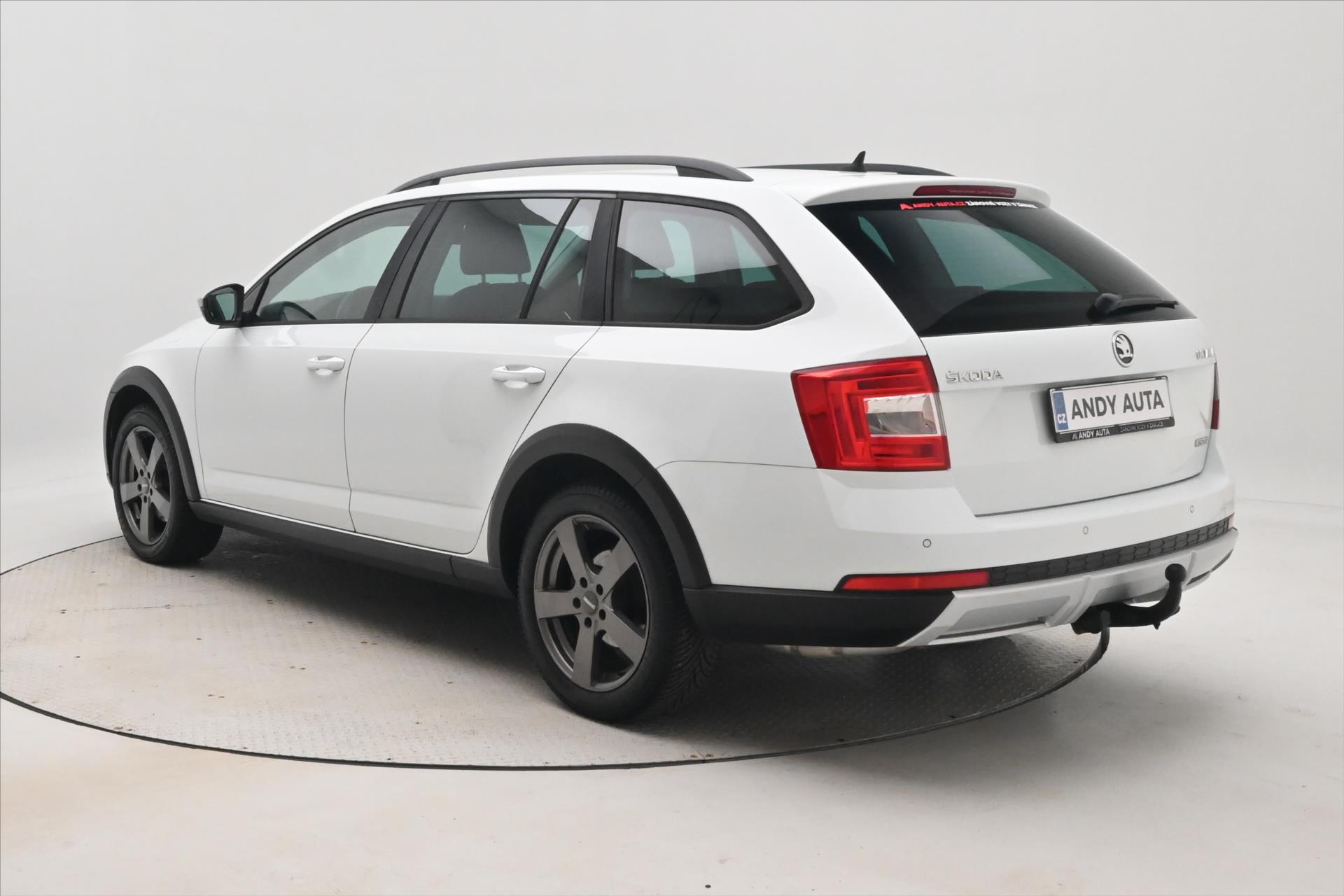 Hlavní fotografie vozu Škoda Octavia 2,0 TDI 135kW SCOUT DSG 4x4 Záruka až 5 let (8)