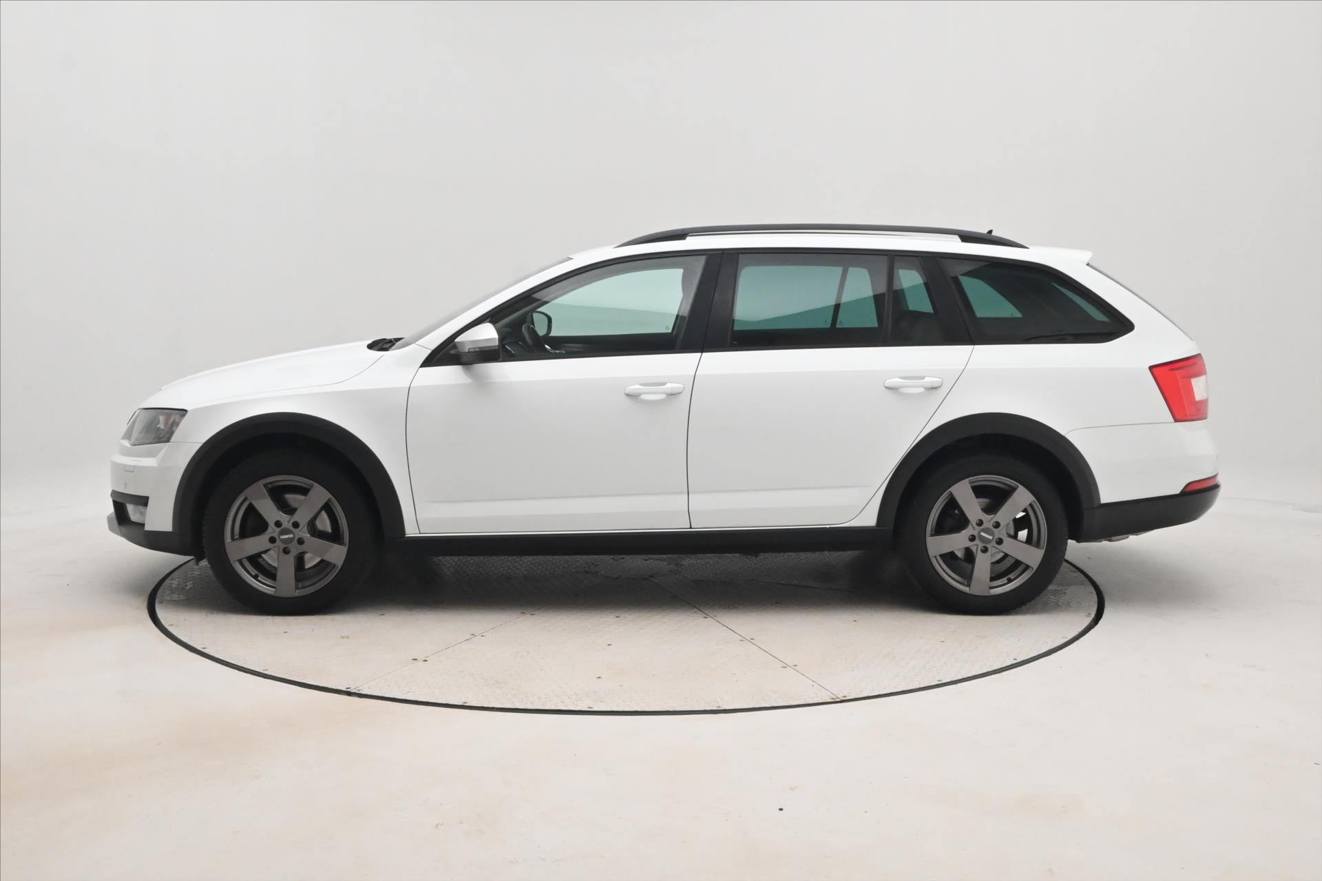 Hlavní fotografie vozu Škoda Octavia 2,0 TDI 135kW SCOUT DSG 4x4 Záruka až 5 let (9)