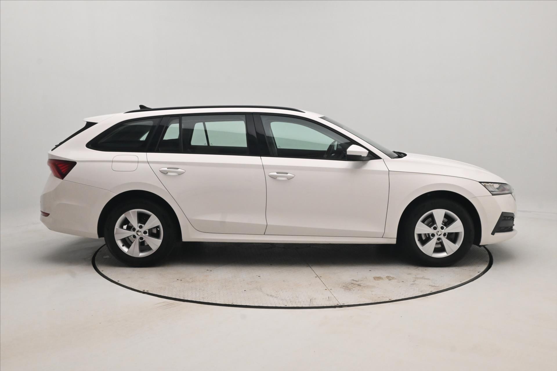 Hlavní fotografie vozu Škoda Octavia 2,0 TDI 110kW DSG Ambition Záruka až 5 let (4)