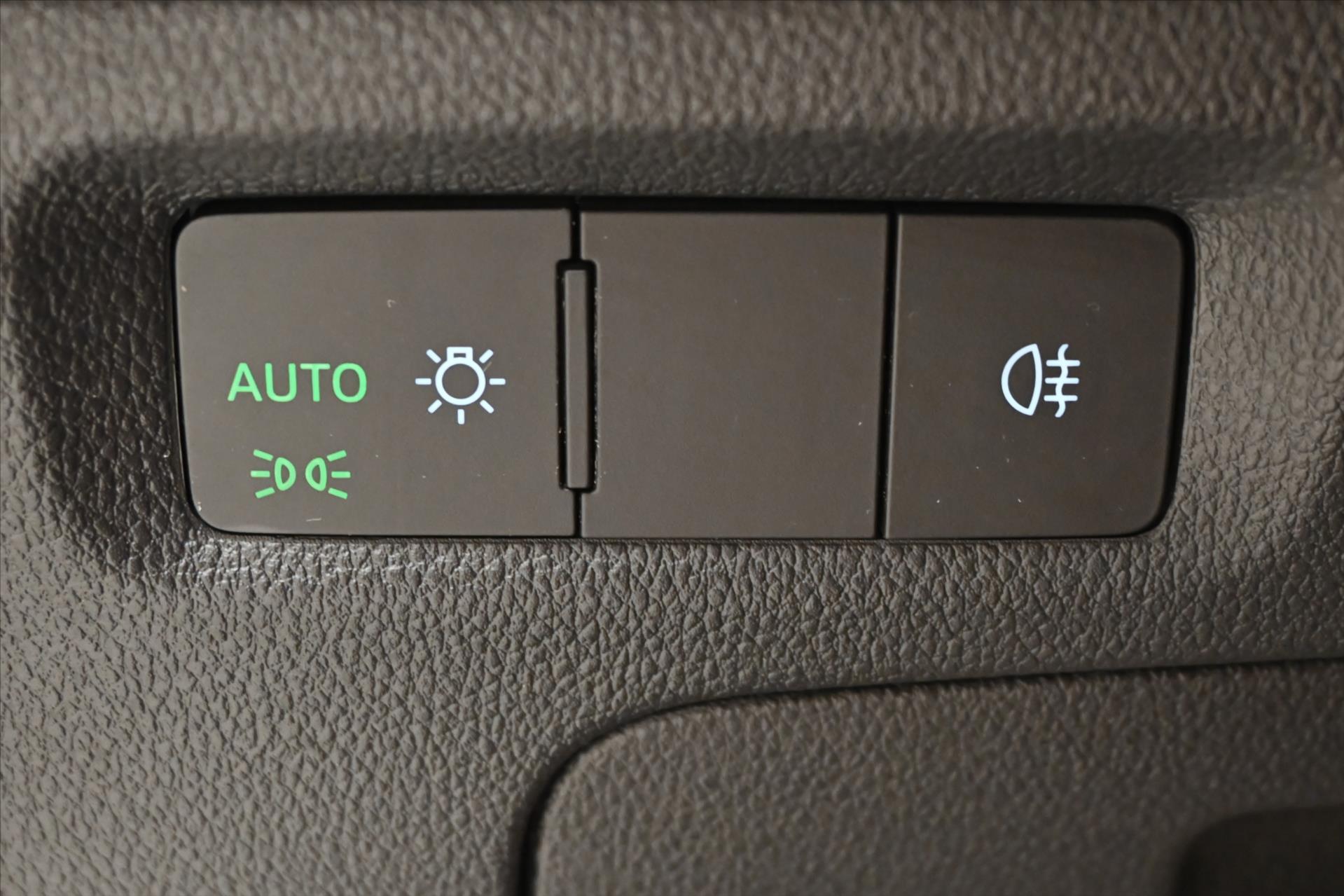 Hlavní fotografie vozu Škoda Octavia 2,0 TDI 110kW DSG VIRTUAL NAVI Záruka až 5 let (26)