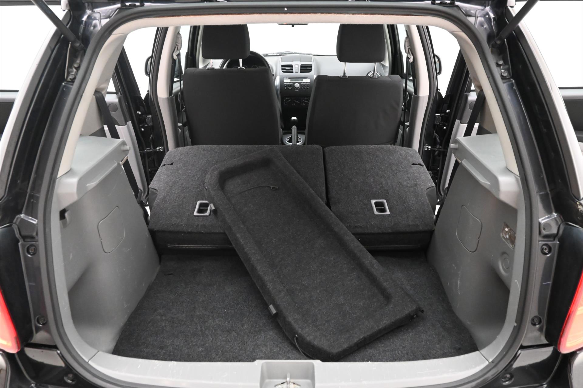 Hlavní fotografie vozu Suzuki SX4 1,6 88kW 4x4 Tažné Nová STK (11)