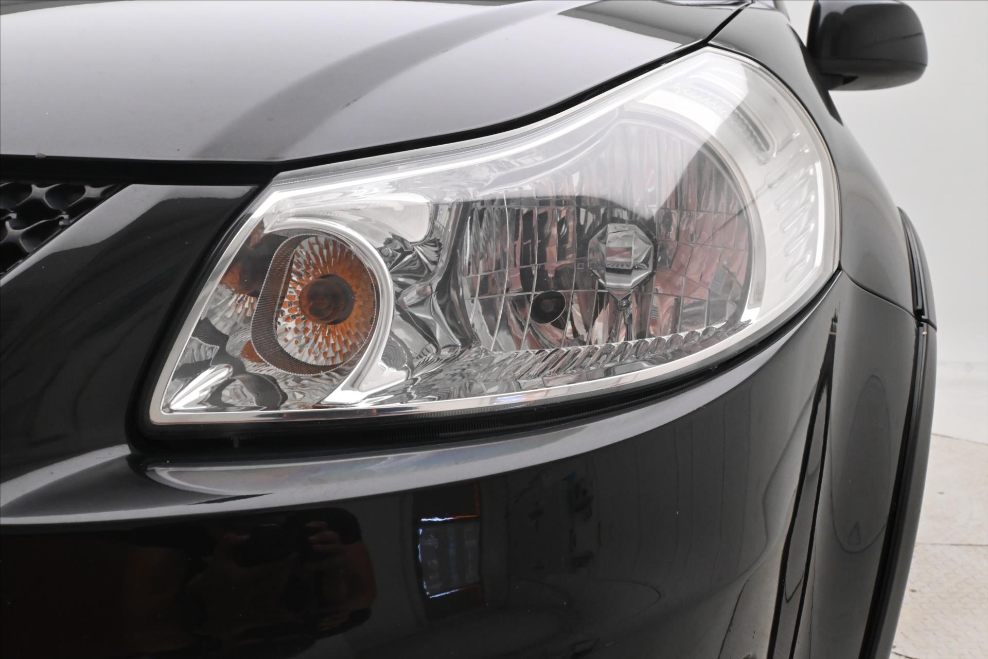 Hlavní fotografie vozu Suzuki SX4 1,6 88kW 4x4 Tažné Nová STK (27)