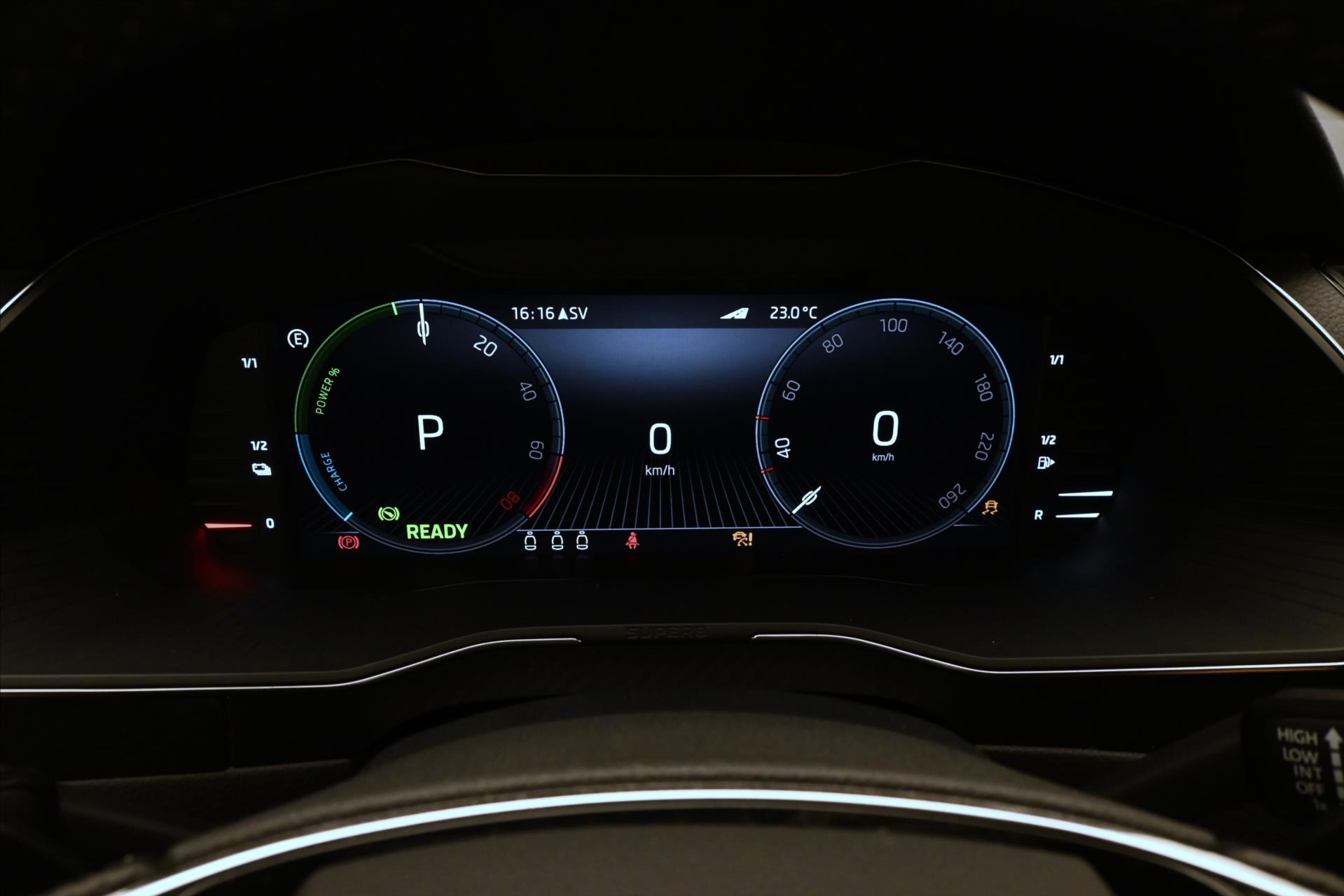 Hlavní fotografie vozu Škoda Superb 1,4 TSI 115kW iV DSG Sportline SoH 98% Záruka až 5 let (16)