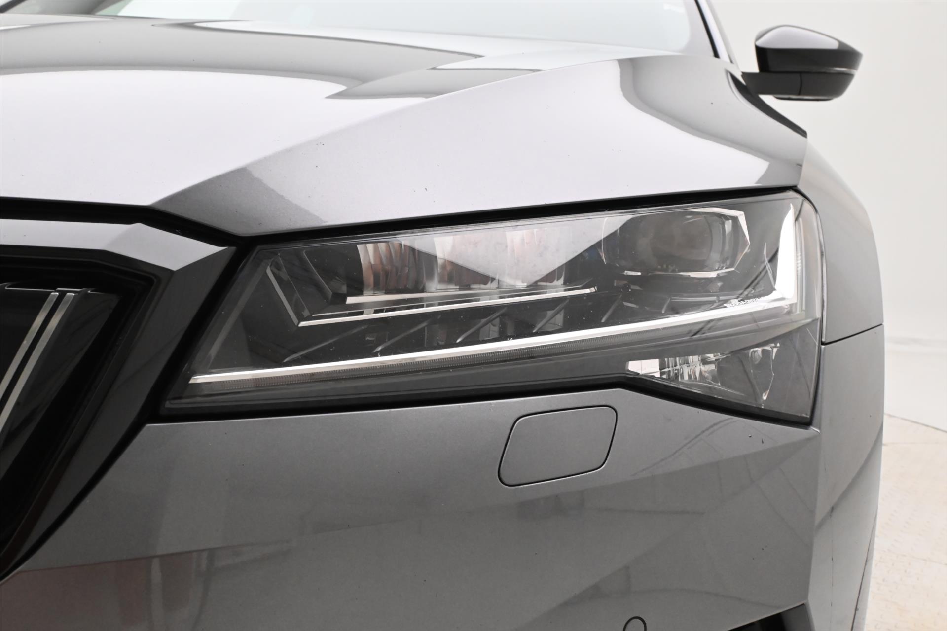 Hlavní fotografie vozu Škoda Superb 1,4 TSI 115kW iV DSG Sportline SoH 98% Záruka až 5 let (30)