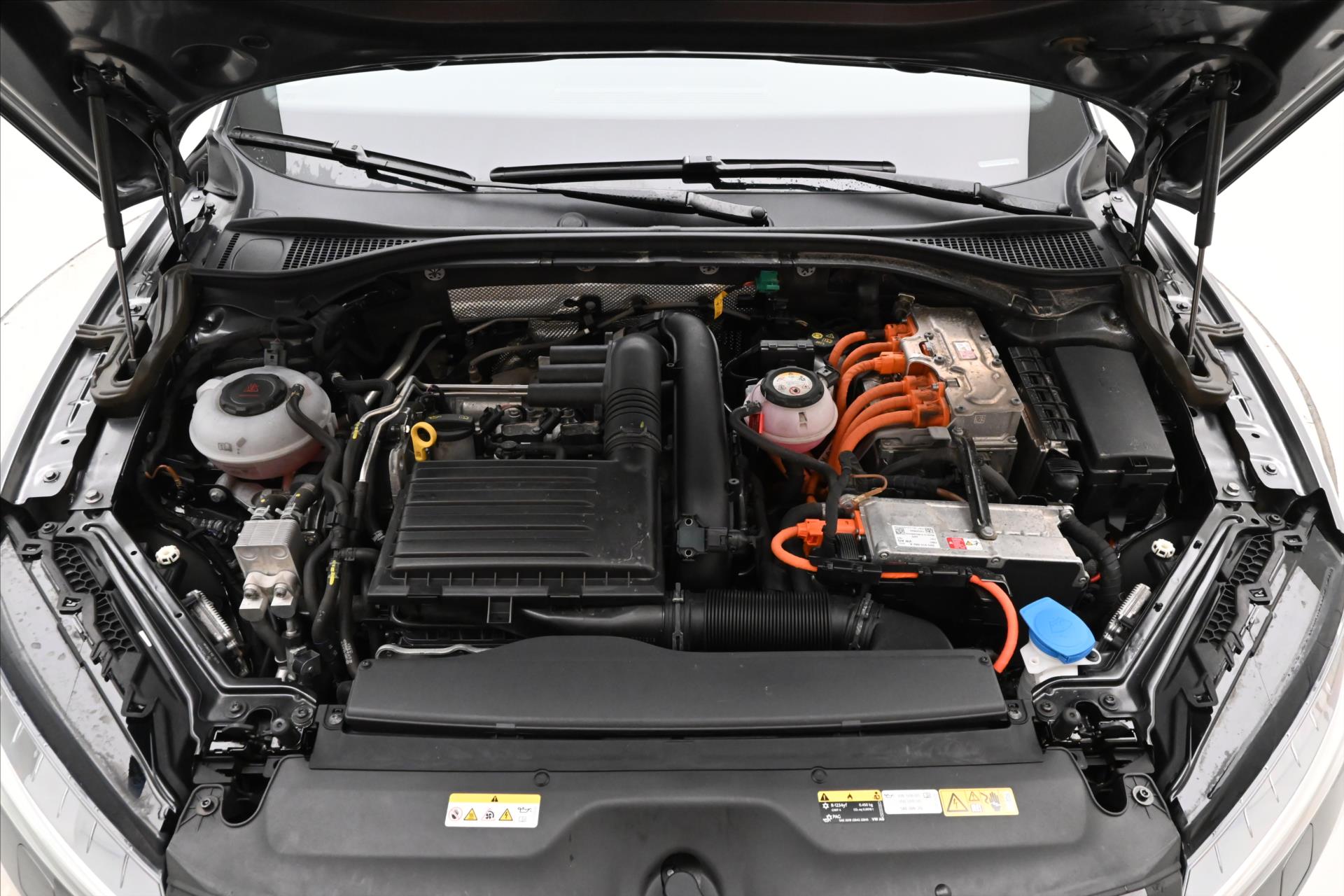 Hlavní fotografie vozu Škoda Superb 1,4 TSI 115kW iV DSG Sportline SoH 98% Záruka až 5 let (9)