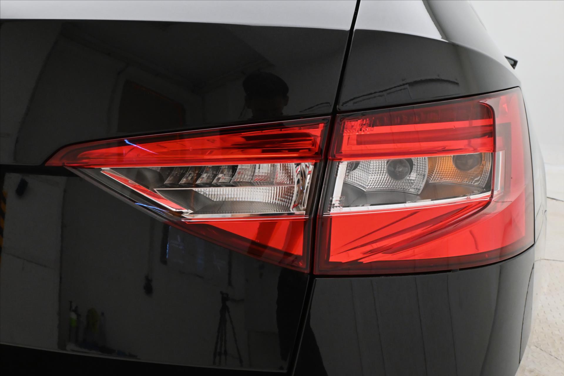 Hlavní fotografie vozu Škoda Superb 2,0 TDI 110kW Style DSG Záruka až 5 let (30)