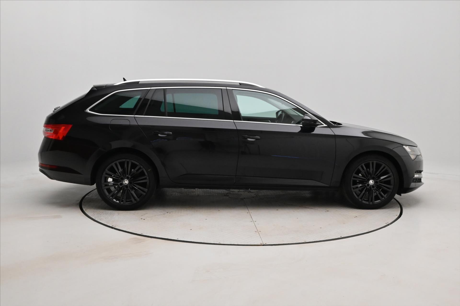 Hlavní fotografie vozu Škoda Superb 2,0 TDI 110kW Style DSG Záruka až 5 let (4)