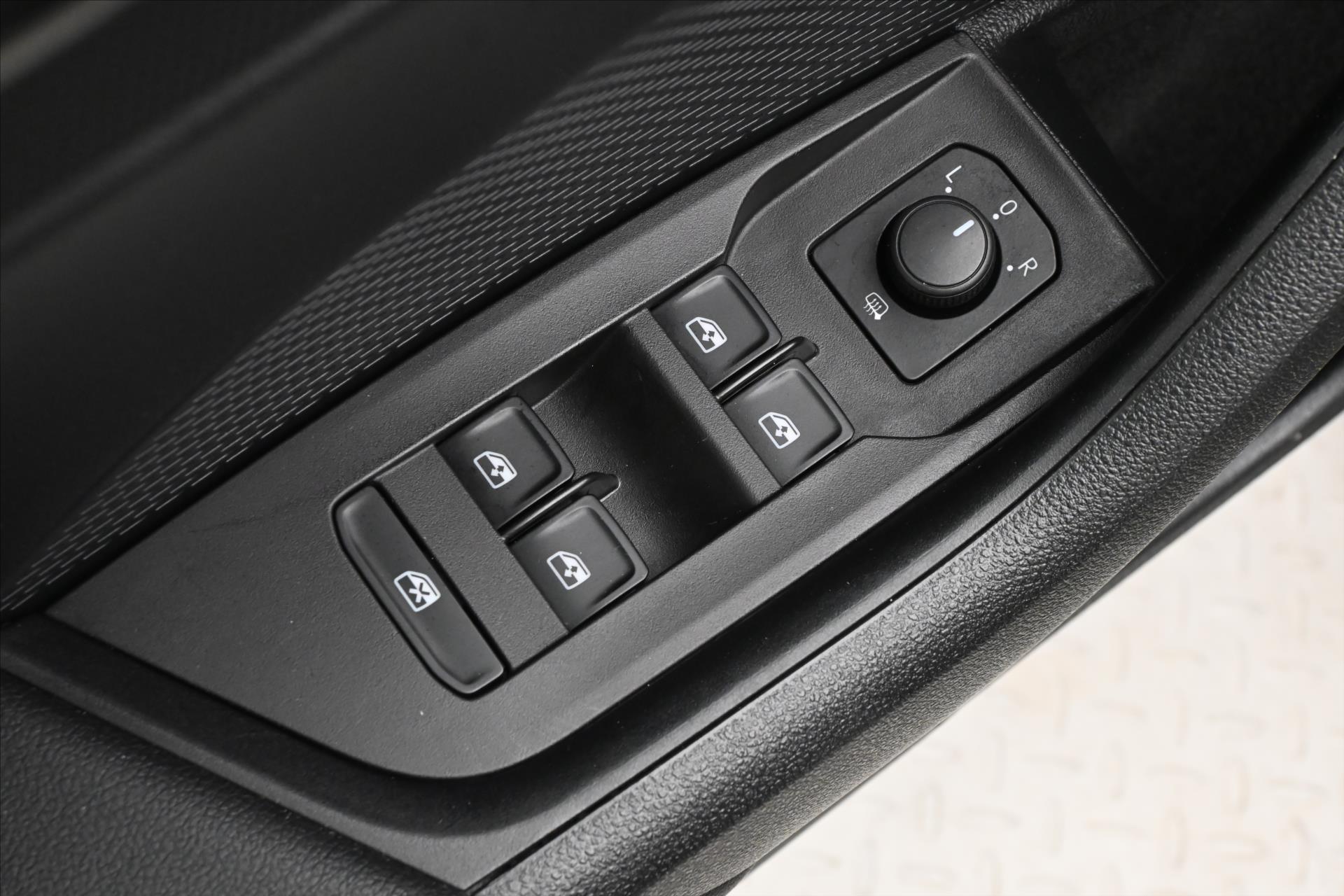 Main photo of the car Skoda Octavia 1.0 TSI 81kW M-HEV DSG Warranty up to 5 years (24)