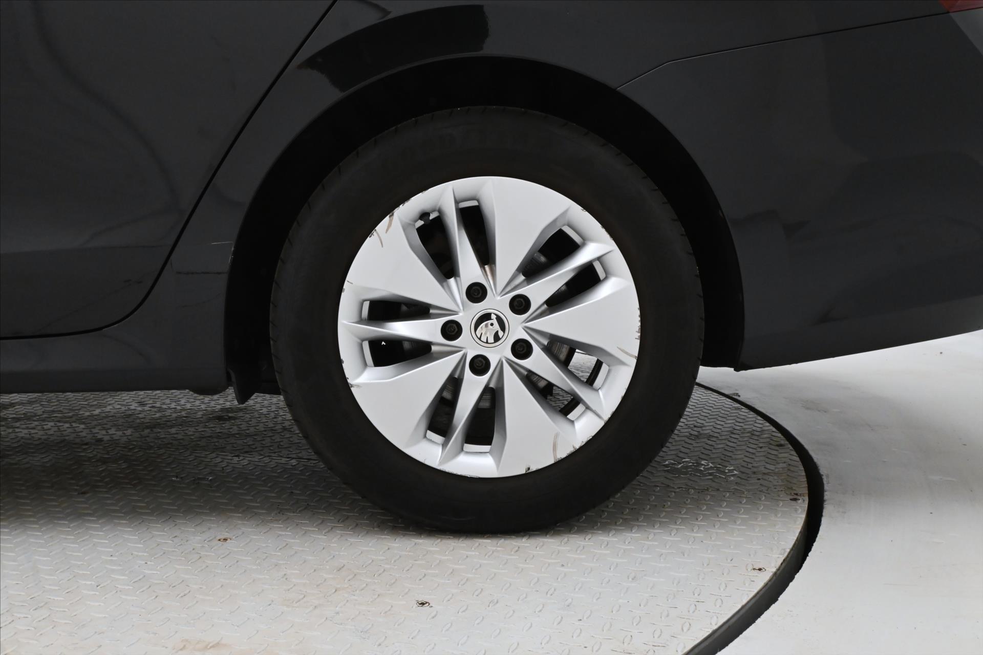Main photo of the car Skoda Octavia 1.0 TSI 81kW M-HEV DSG Warranty up to 5 years (30)
