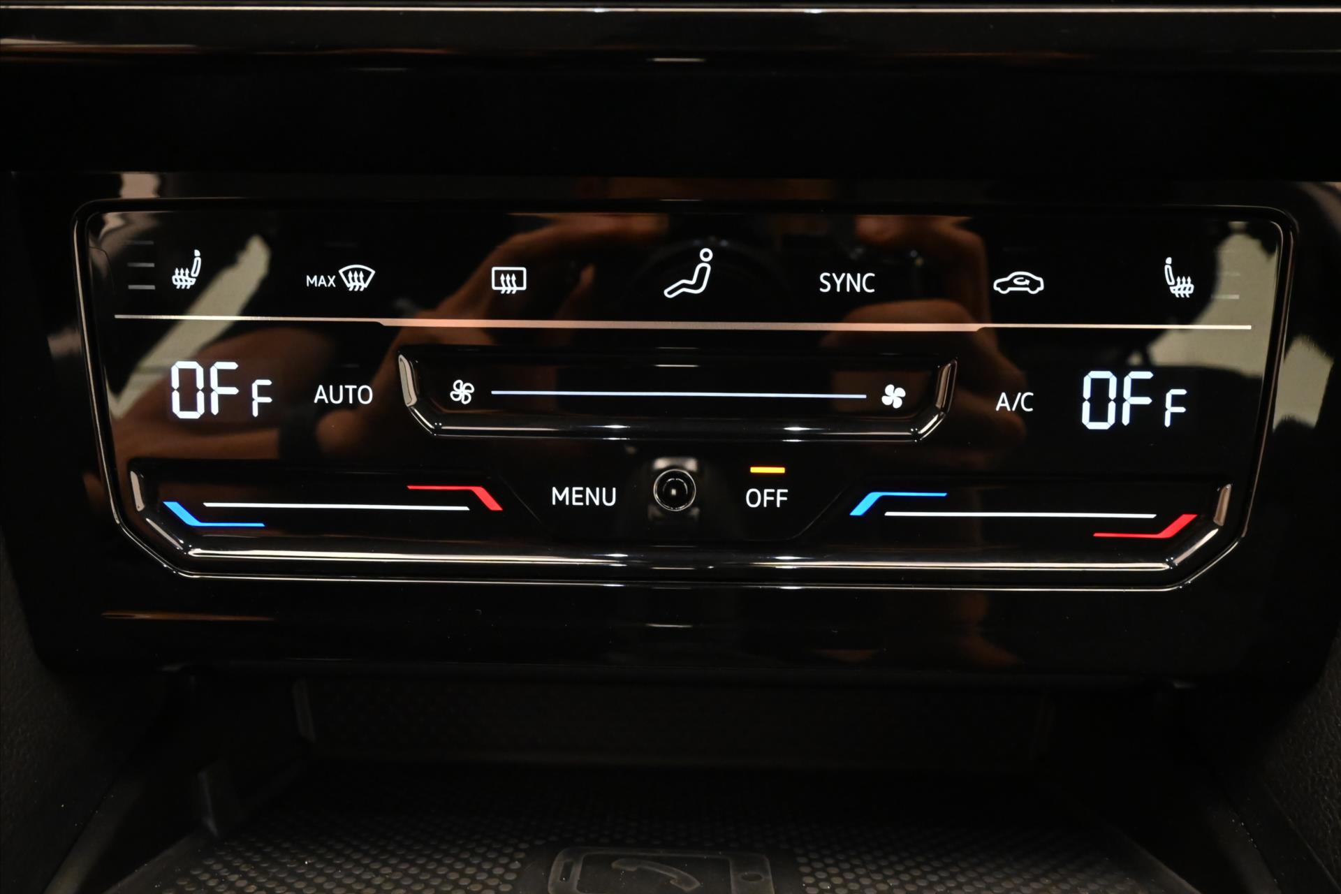 Hlavní fotografie vozu Volkswagen Passat 2,0 TDI 147kW DSG Business Záruka až 5 let (21)