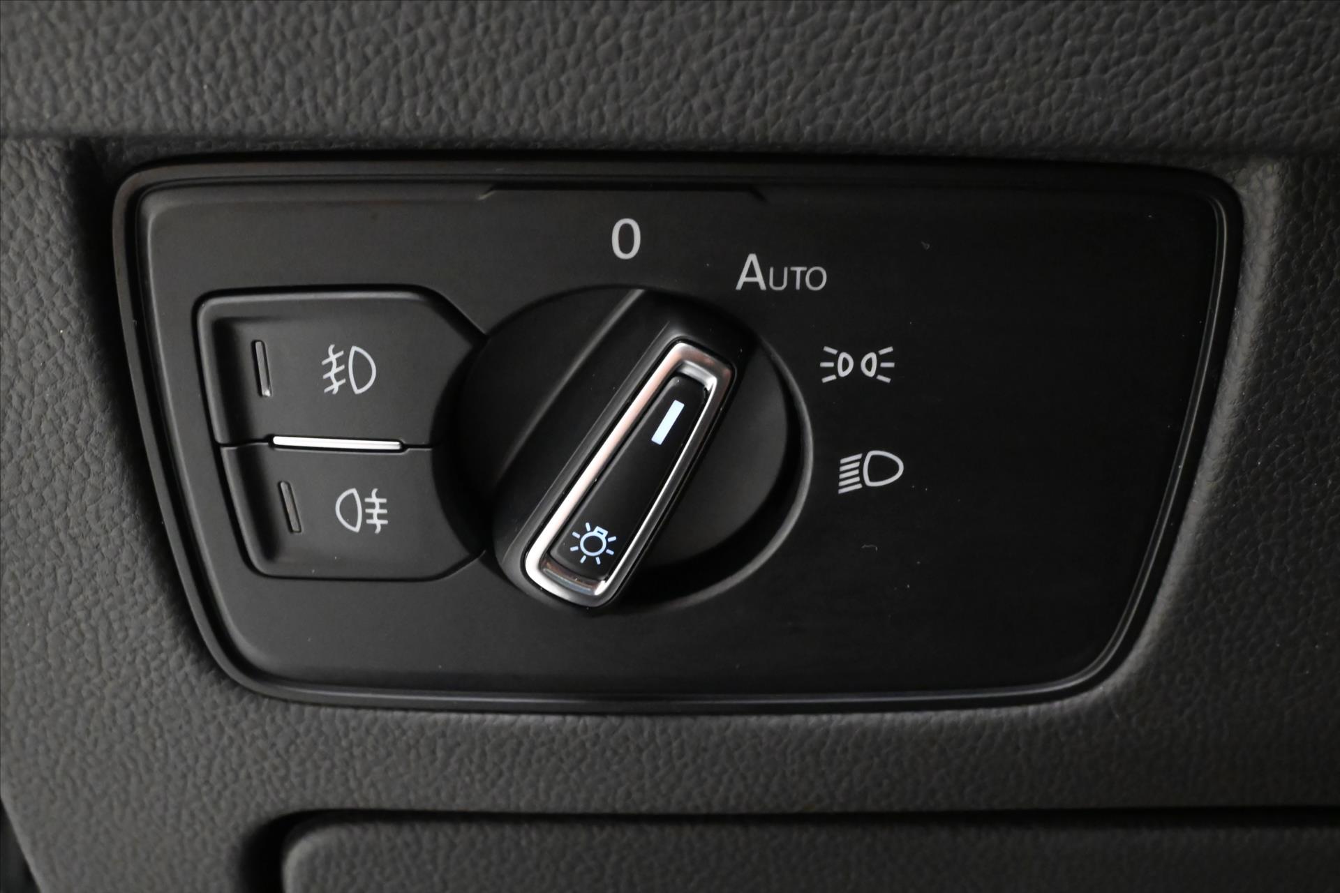 Hlavní fotografie vozu Volkswagen Passat 2,0 TDI 147kW DSG Business Záruka až 5 let (28)