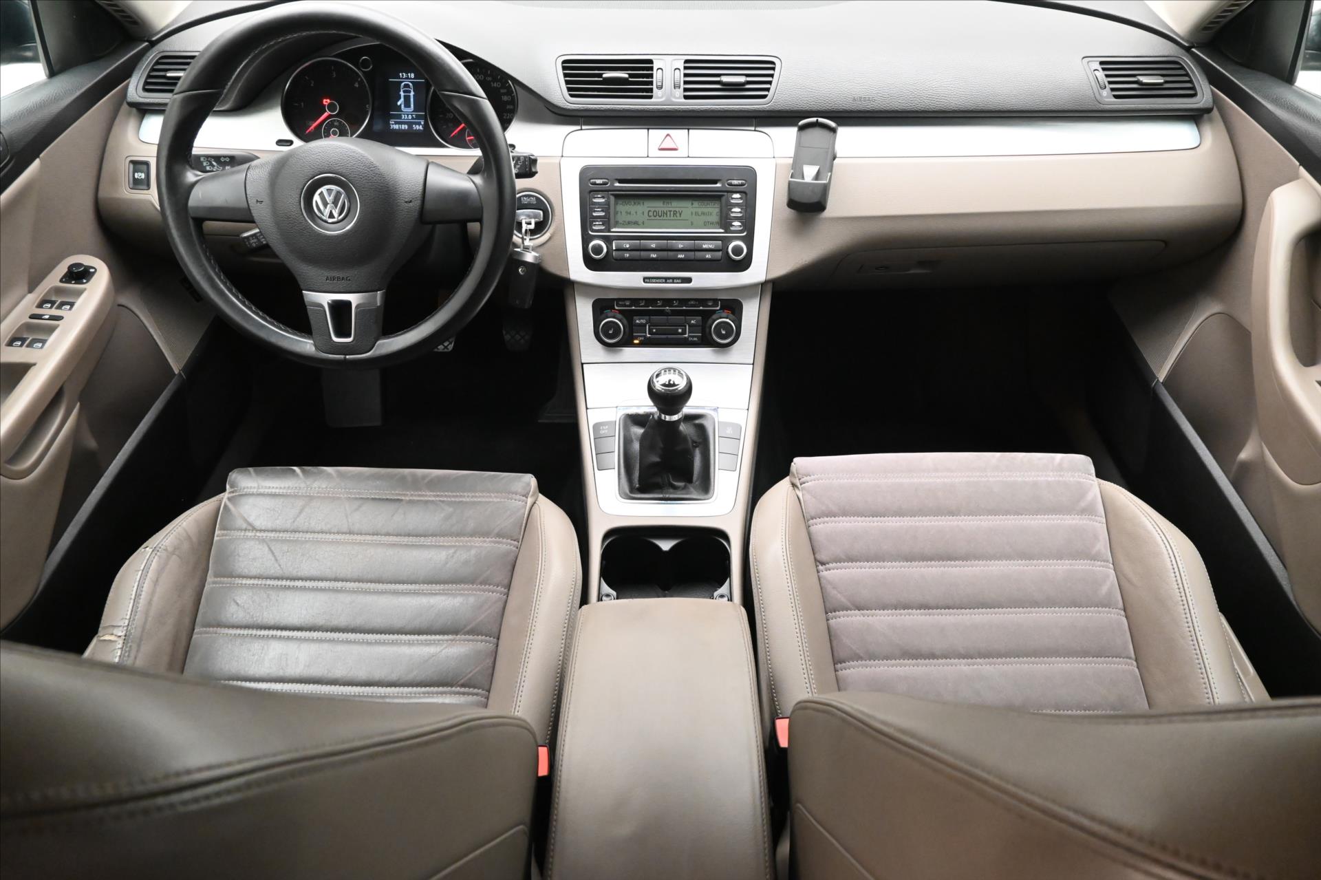 Hlavní fotografie vozu Volkswagen Passat 2,0 103kW NOVÁ STK 4/28 (15)