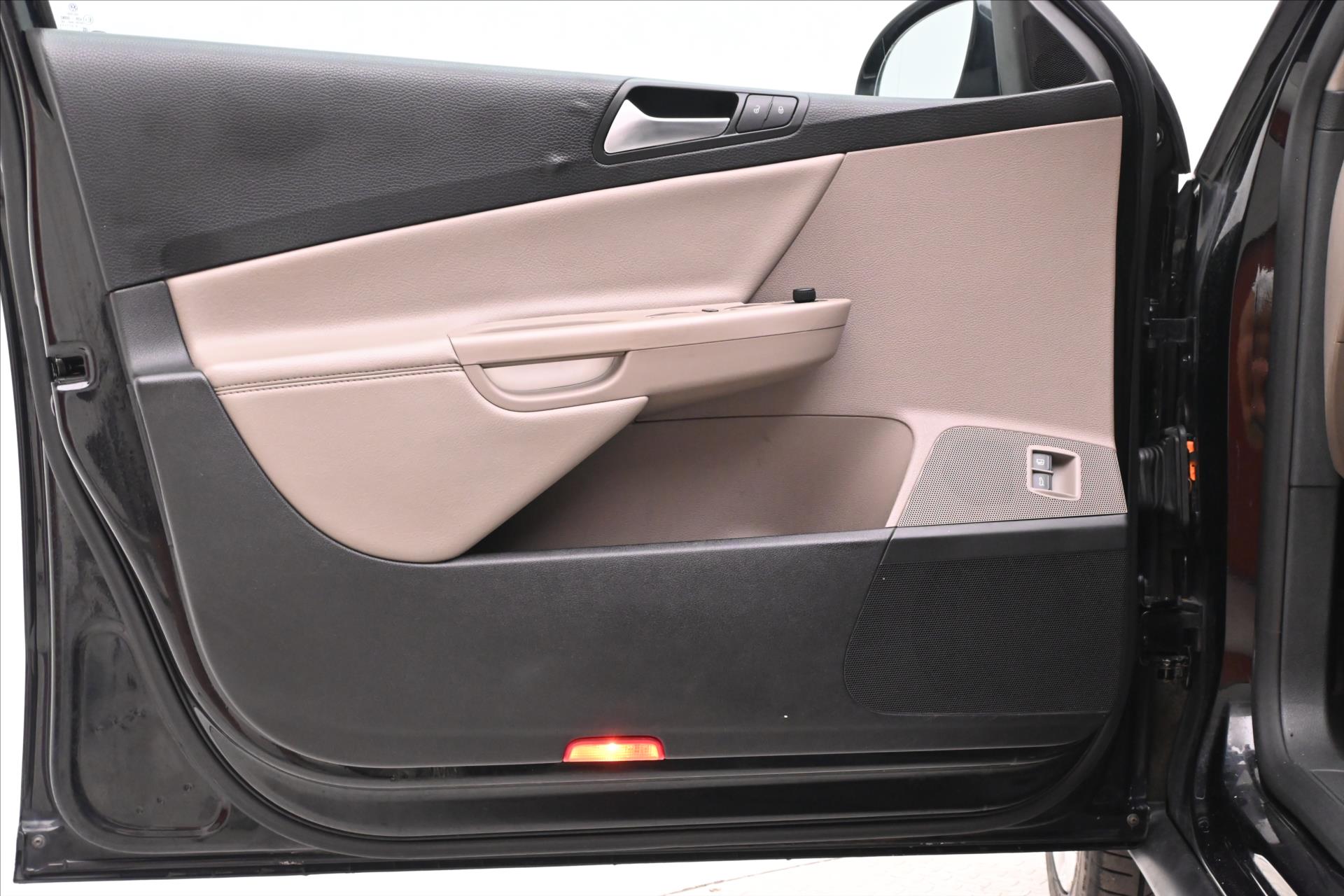 Hlavní fotografie vozu Volkswagen Passat 2,0 103kW NOVÁ STK 4/28 (23)