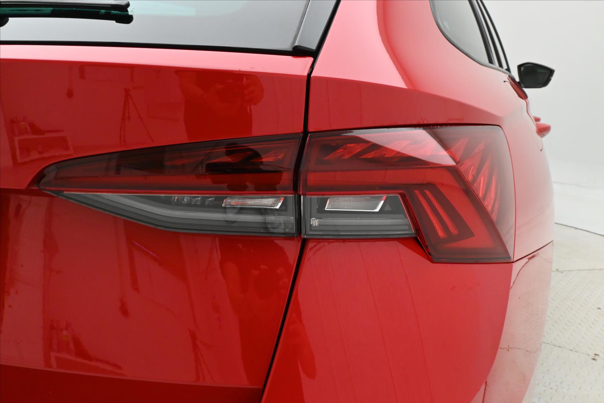 Hlavní fotografie vozu Škoda Octavia 2,0 110kW DSG Ambition Záruka až 5 let (29)