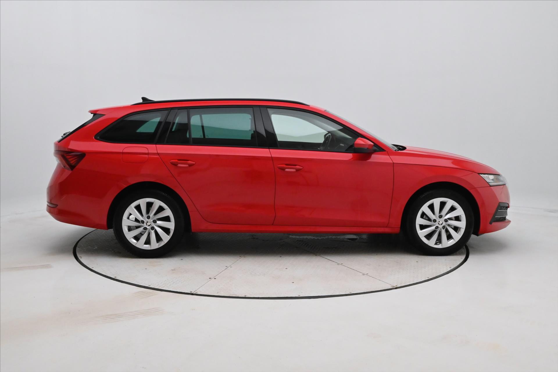 Hlavní fotografie vozu Škoda Octavia 2,0 110kW DSG Ambition Záruka až 5 let (5)