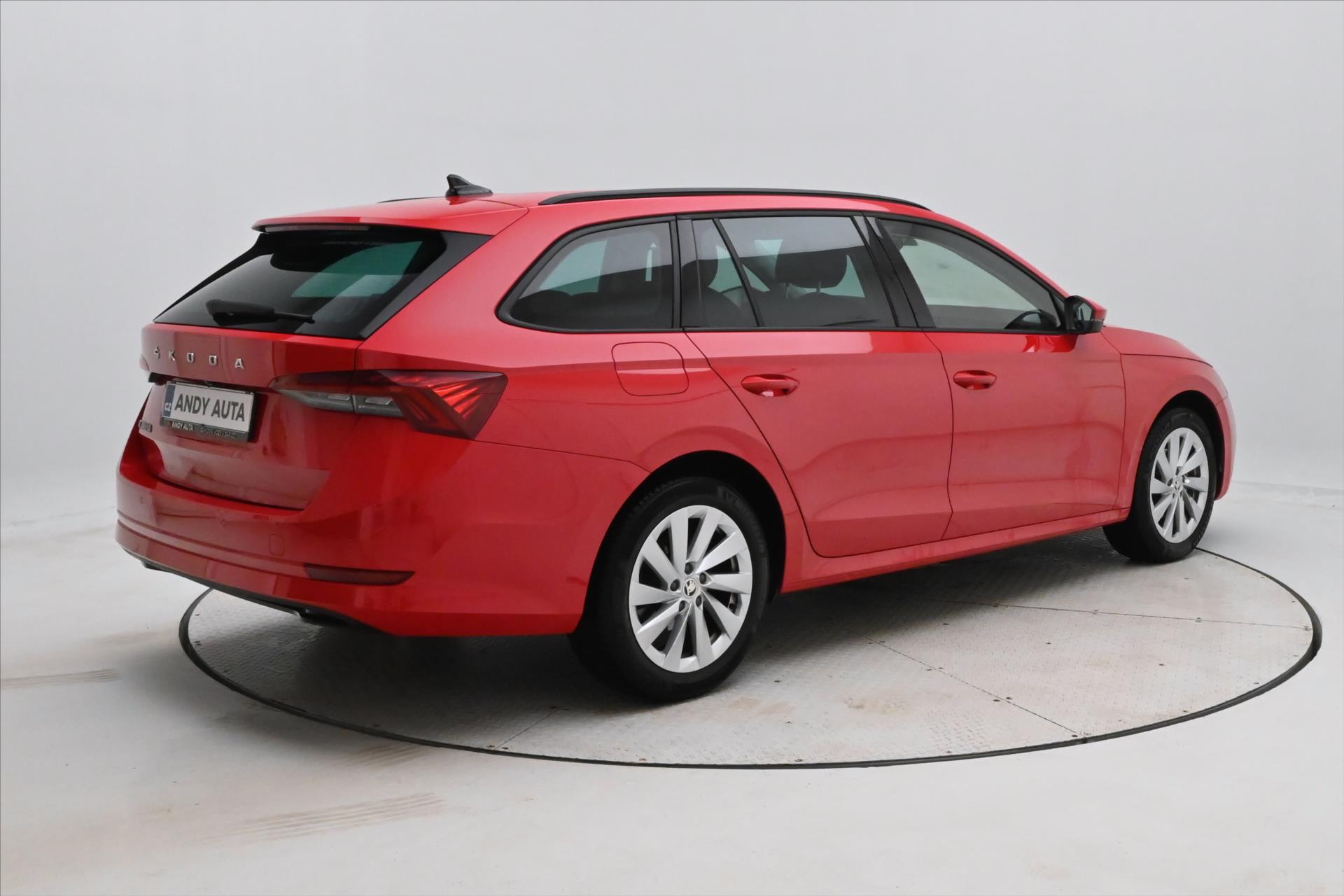 Hlavní fotografie vozu Škoda Octavia 2,0 110kW DSG Ambition Záruka až 5 let (5)