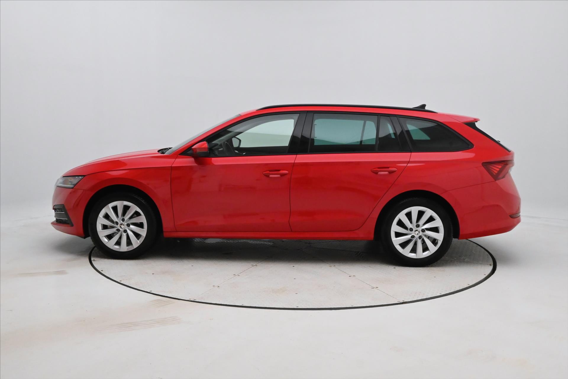 Hlavní fotografie vozu Škoda Octavia 2,0 110kW DSG Ambition Záruka až 5 let (8)
