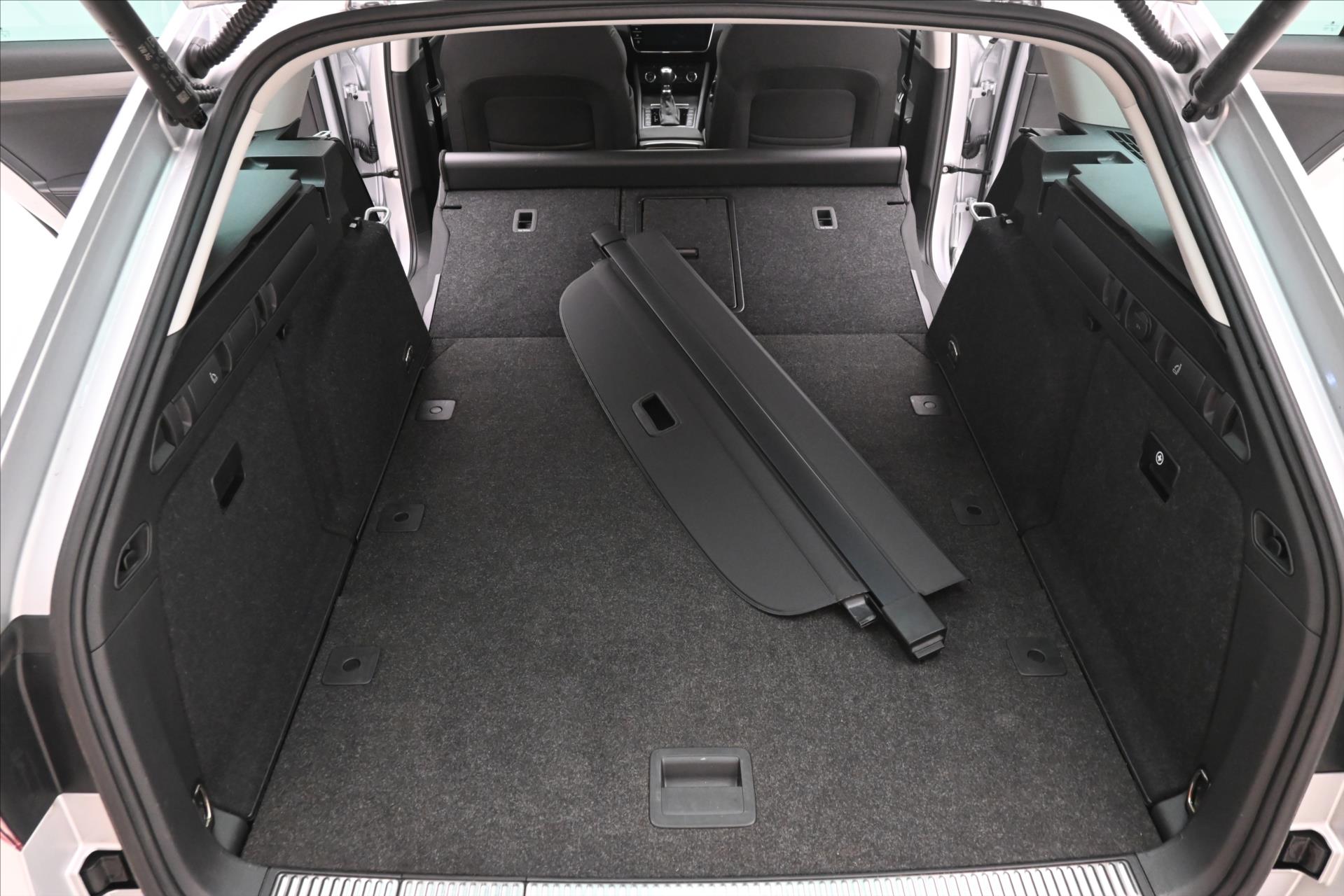 Hlavní fotografie vozu Škoda Superb 2,0 TDI 147 kW DSG 4x4 STYLE Záruka až 5 let (11)