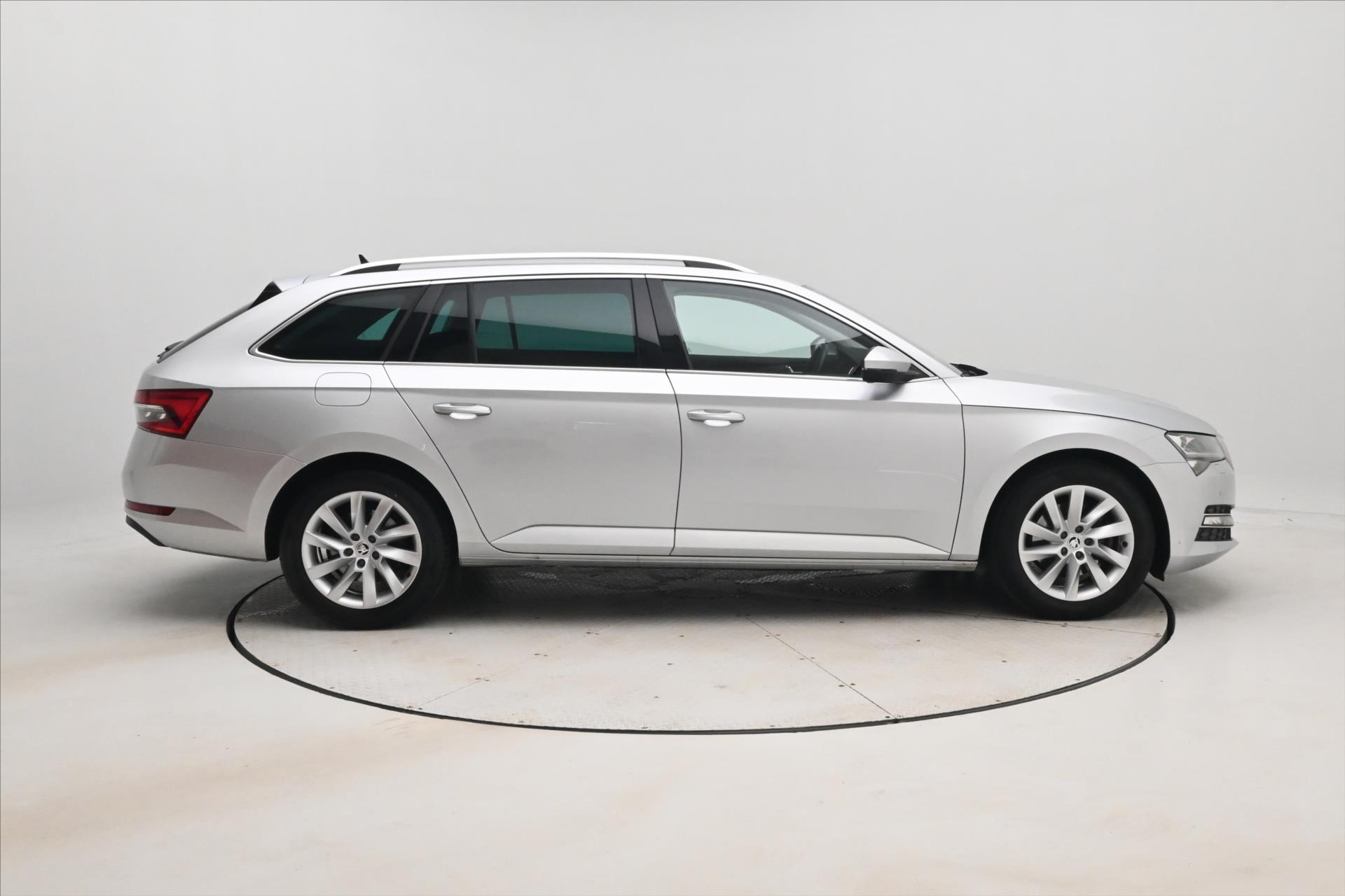 Hlavní fotografie vozu Škoda Superb 2,0 TDI 147 kW DSG 4x4 STYLE Záruka až 5 let (4)