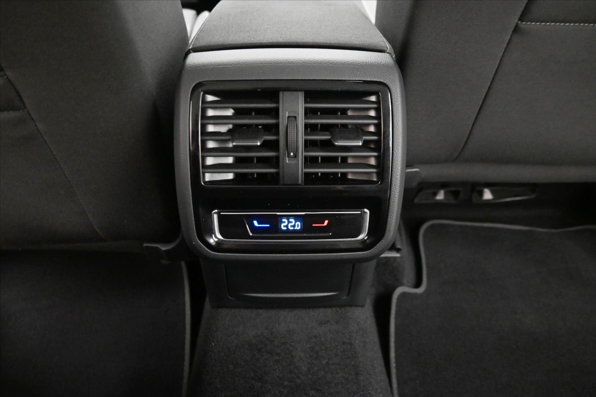 Hlavní fotografie vozu Volkswagen Passat 2,0 TDI 110kW DSG Business Záruka až 5 let (22)