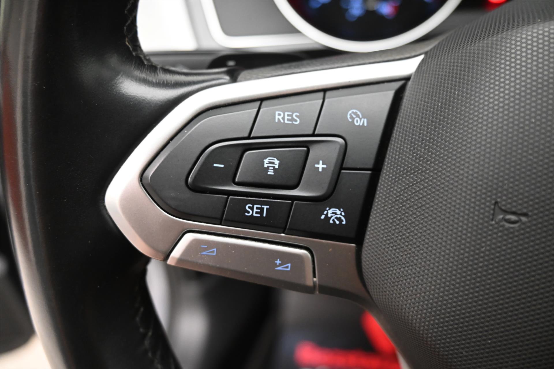 Hlavní fotografie vozu Volkswagen Passat 2,0 TDI 110kW DSG Business Záruka až 5 let (24)