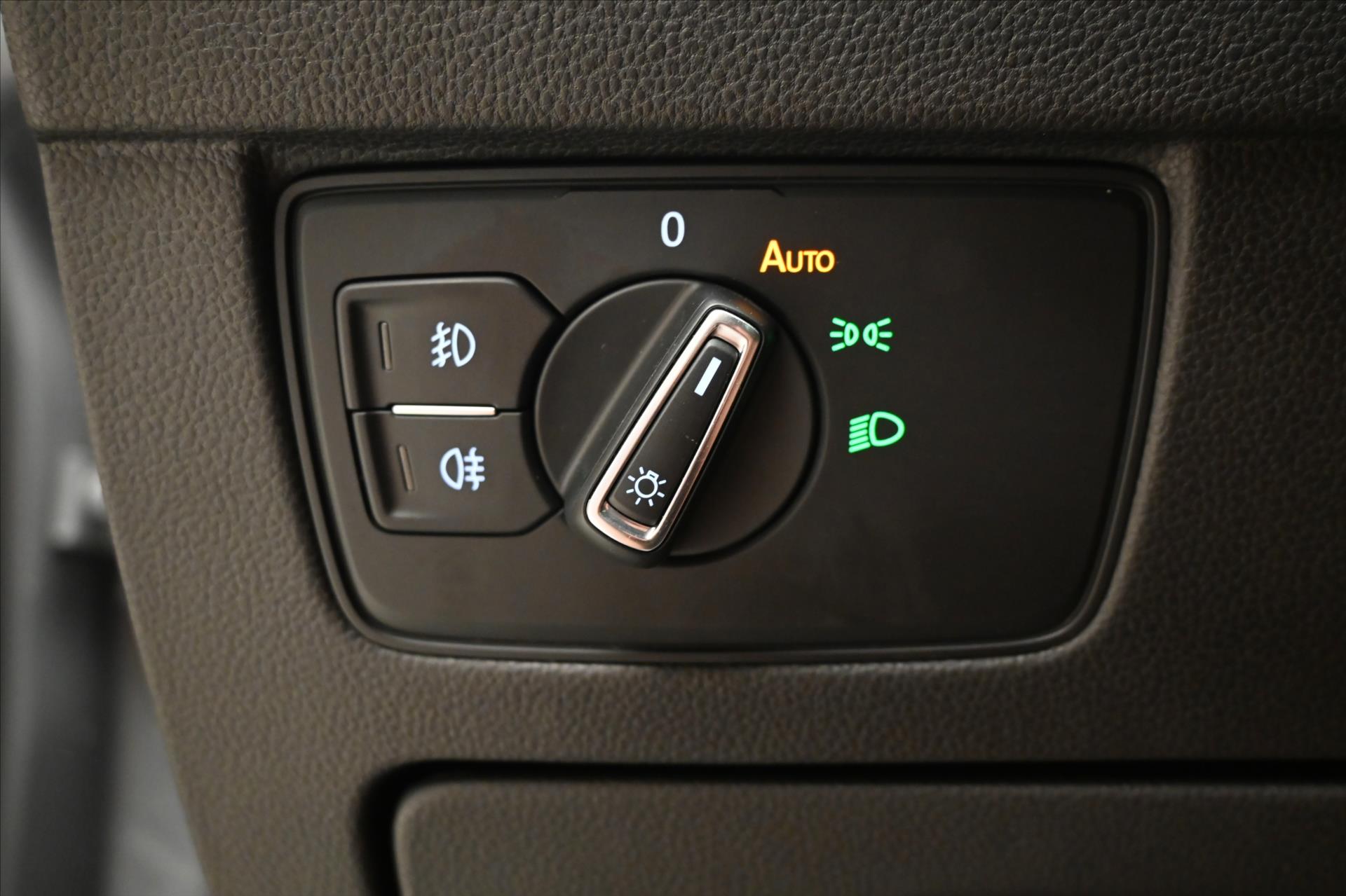 Hlavní fotografie vozu Volkswagen Passat 2,0 TDI 110kW DSG Business Záruka až 5 let (27)