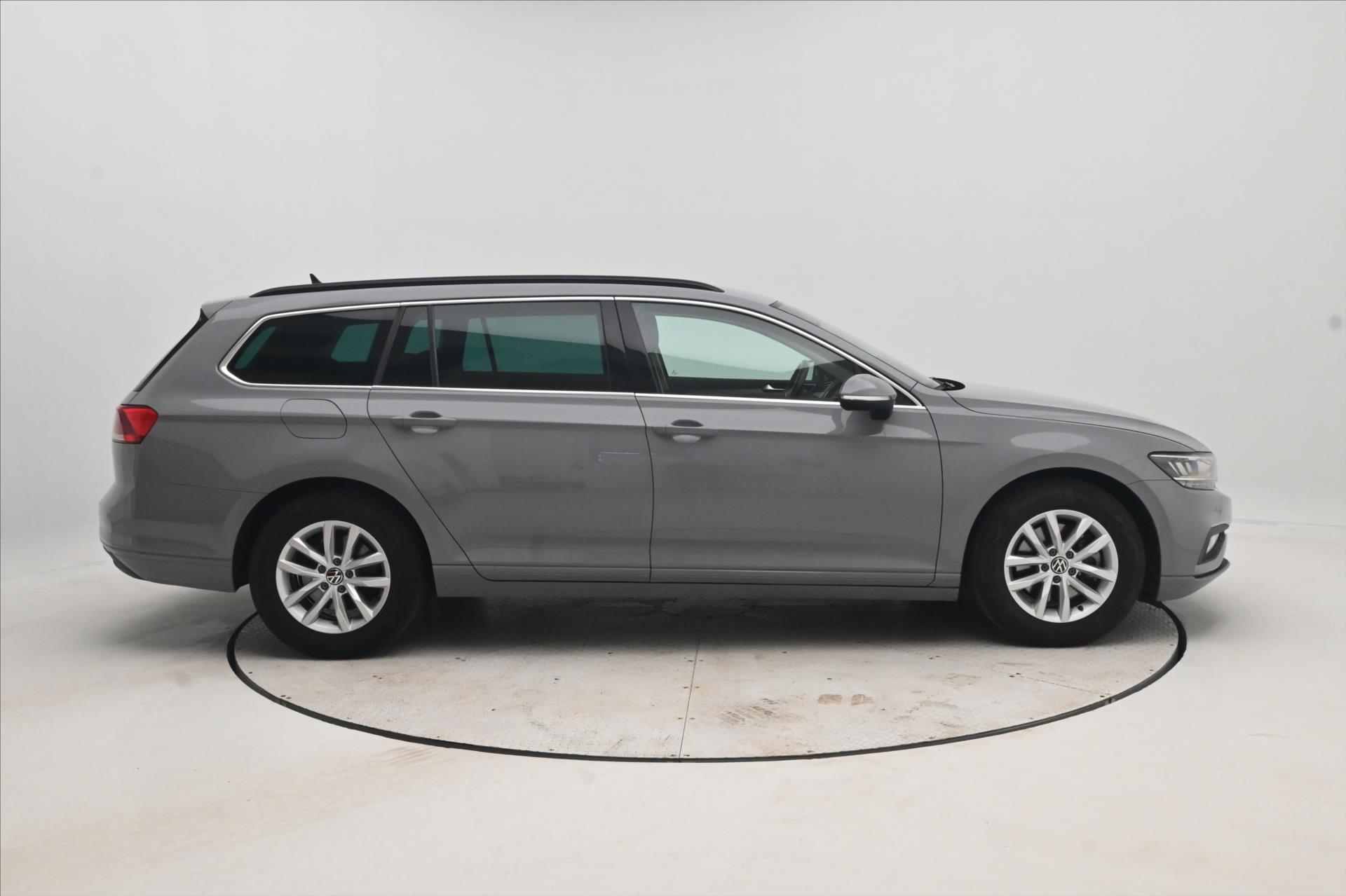 Hlavní fotografie vozu Volkswagen Passat 2,0 TDI 110kW DSG Business Záruka až 5 let (4)