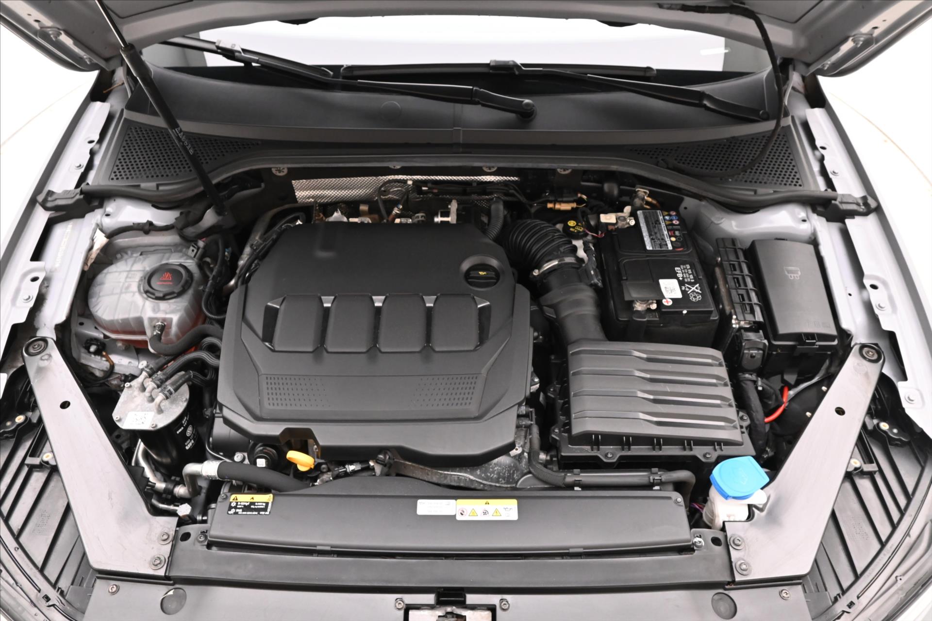 Hlavní fotografie vozu Volkswagen Passat 2,0 TDI 110kW DSG Business Záruka až 5 let (9)