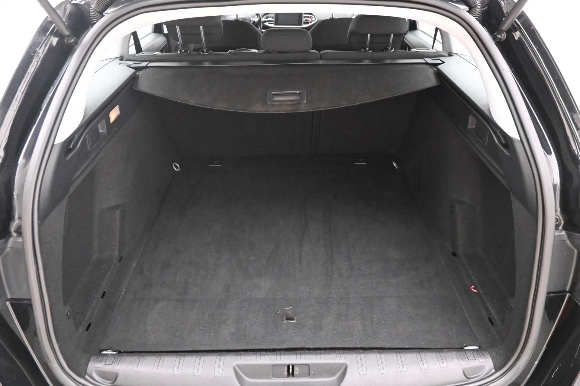 Hlavní fotografie vozu Peugeot 308 1,6 BlueHDi 73kW tažné Záruka až 5 let (10)