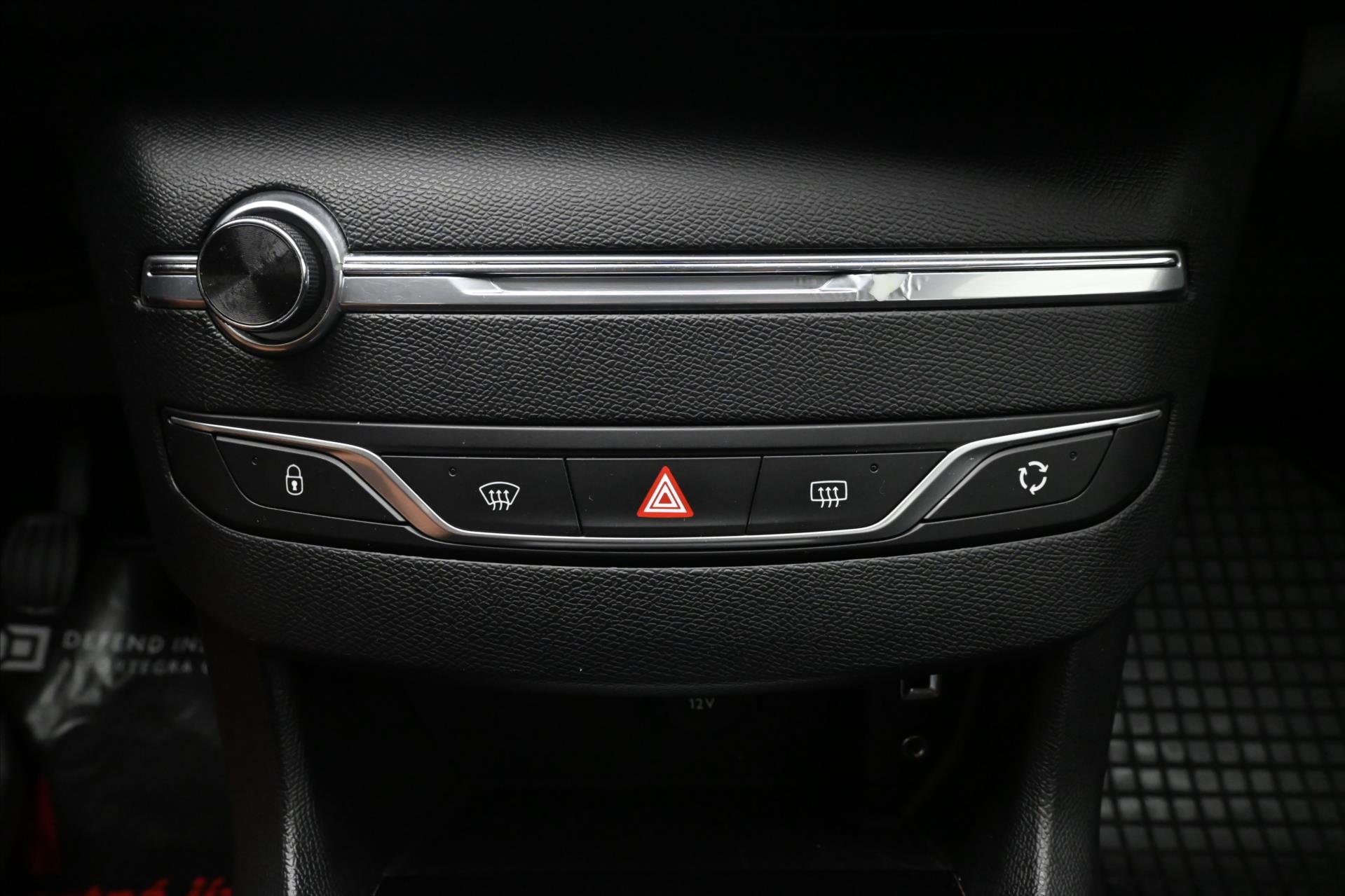 Hlavní fotografie vozu Peugeot 308 1,6 BlueHDi 73kW tažné Záruka až 5 let (20)