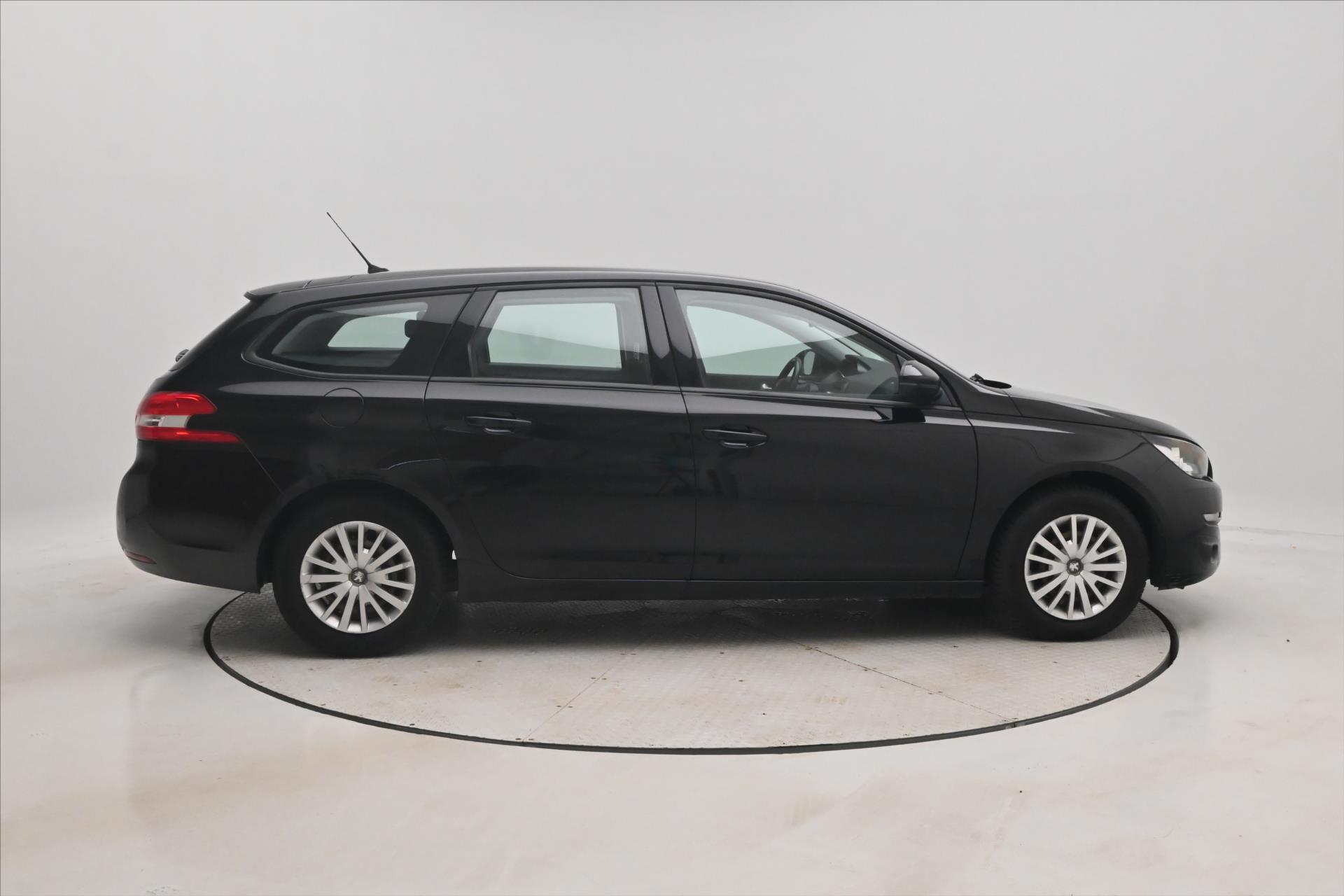 Hlavní fotografie vozu Peugeot 308 1,6 BlueHDi 73kW tažné Záruka až 5 let (4)