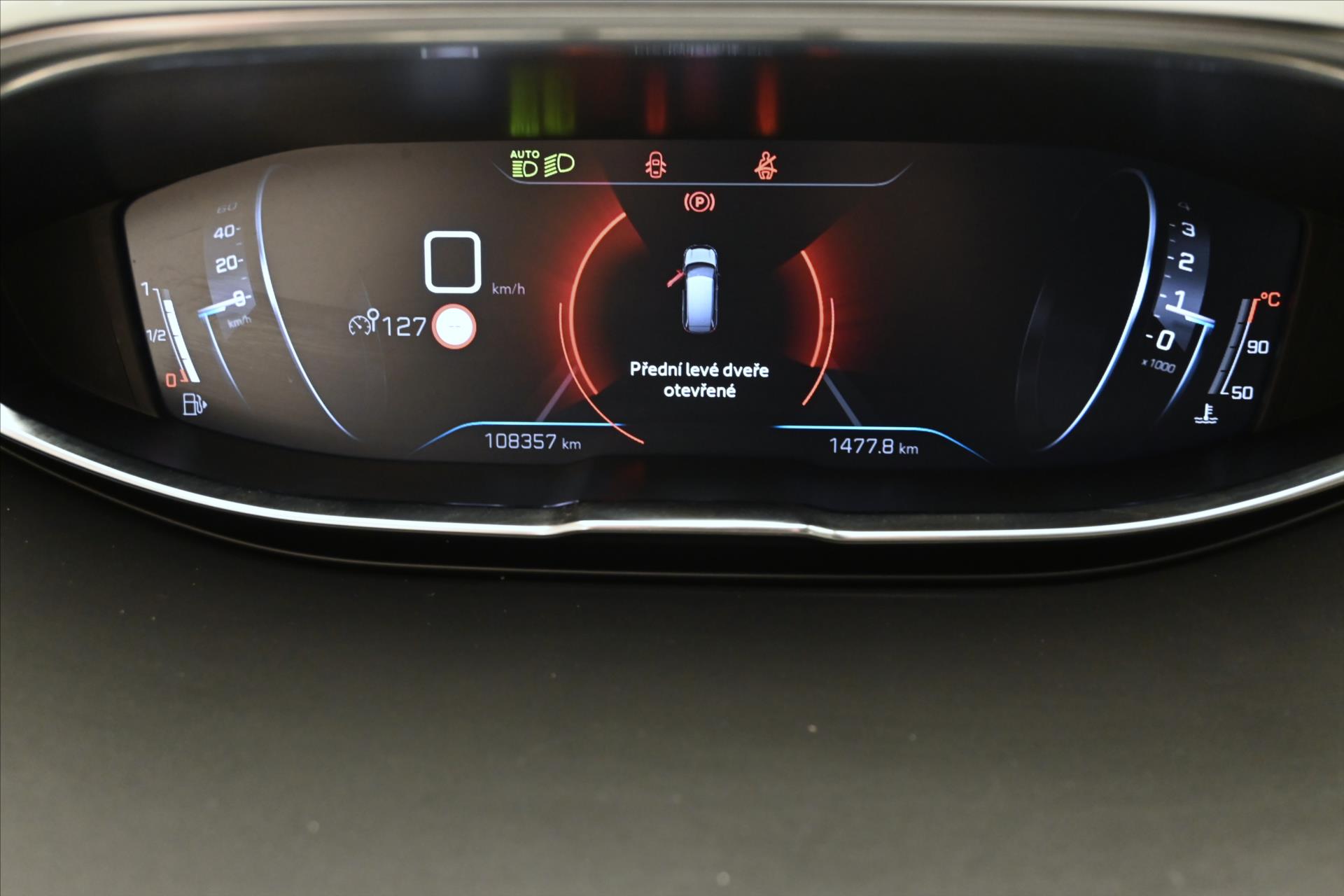 Hlavní fotografie vozu Peugeot 5008 1,5 96kW BlueHDi 7 míst Záruka až 5 let (15)