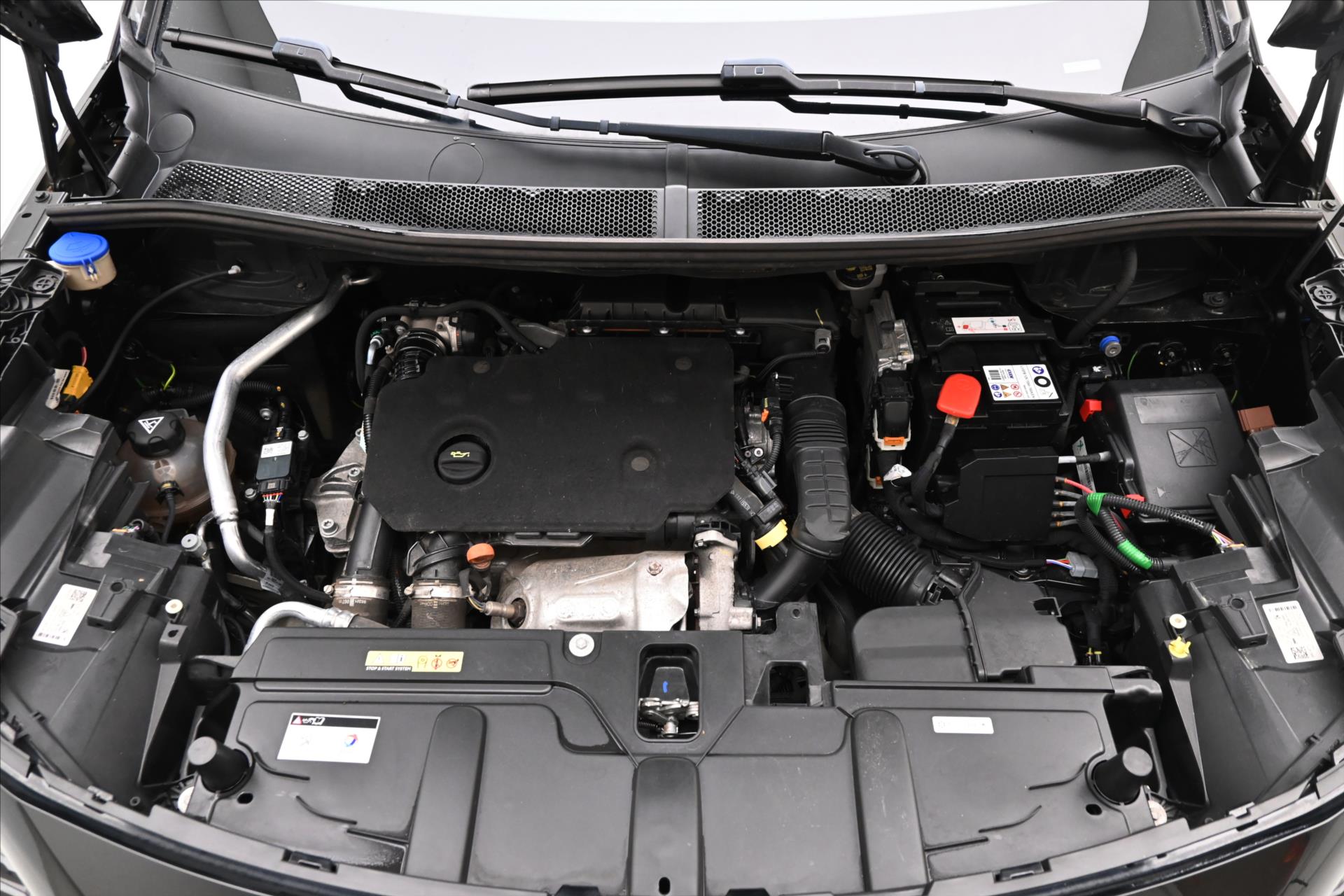 Hlavní fotografie vozu Peugeot 5008 1,5 96kW BlueHDi 7 míst Záruka až 5 let (9)