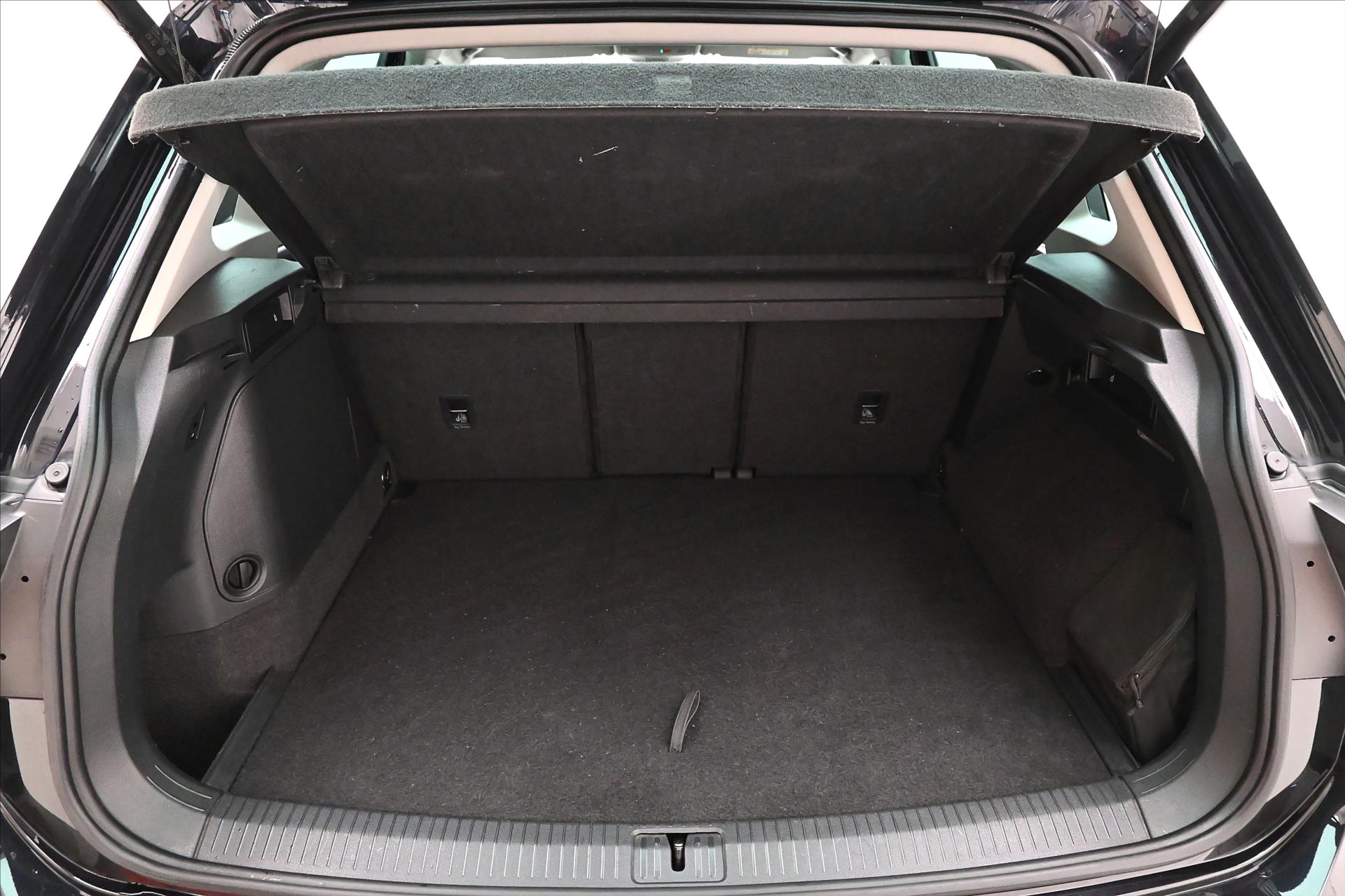 Hlavní fotografie vozu Volkswagen Tiguan 1,4 TSI eHybrid 110kW DSG Záruka až 5 let (10)