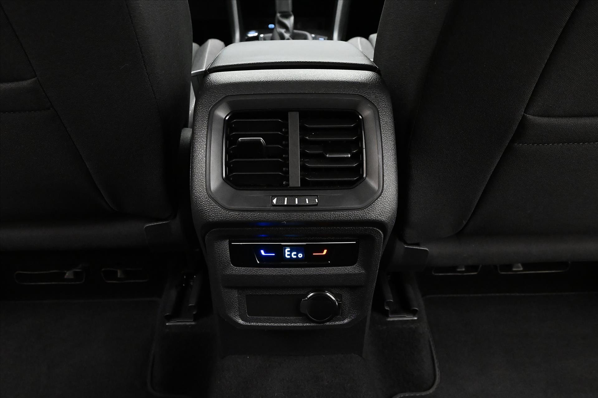 Hlavní fotografie vozu Volkswagen Tiguan 1,4 TSI eHybrid 110kW DSG Záruka až 5 let (22)