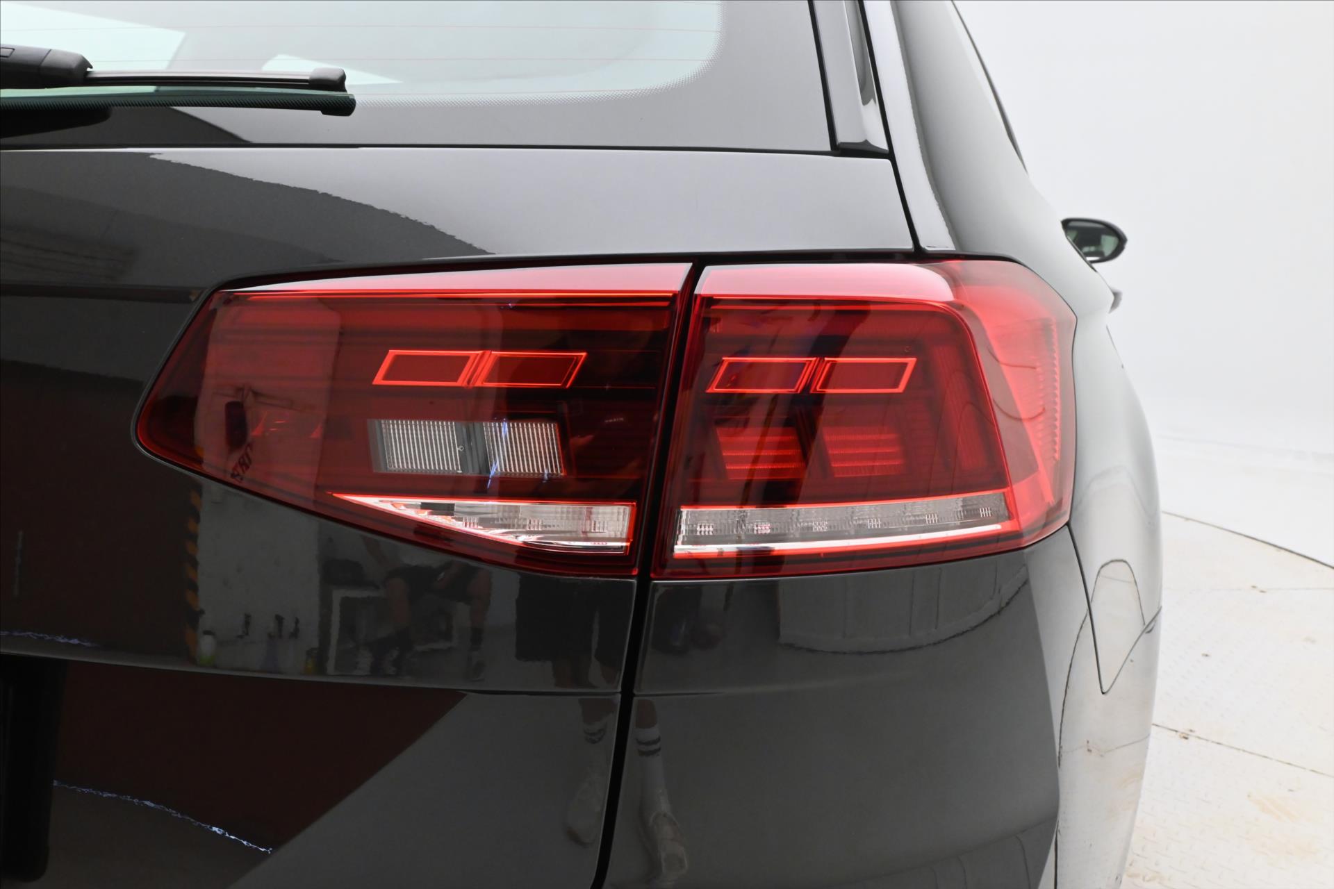 Hlavní fotografie vozu Volkswagen Passat 1,4 GTE 160 kW DSG Business Záruka až 5 let (31)