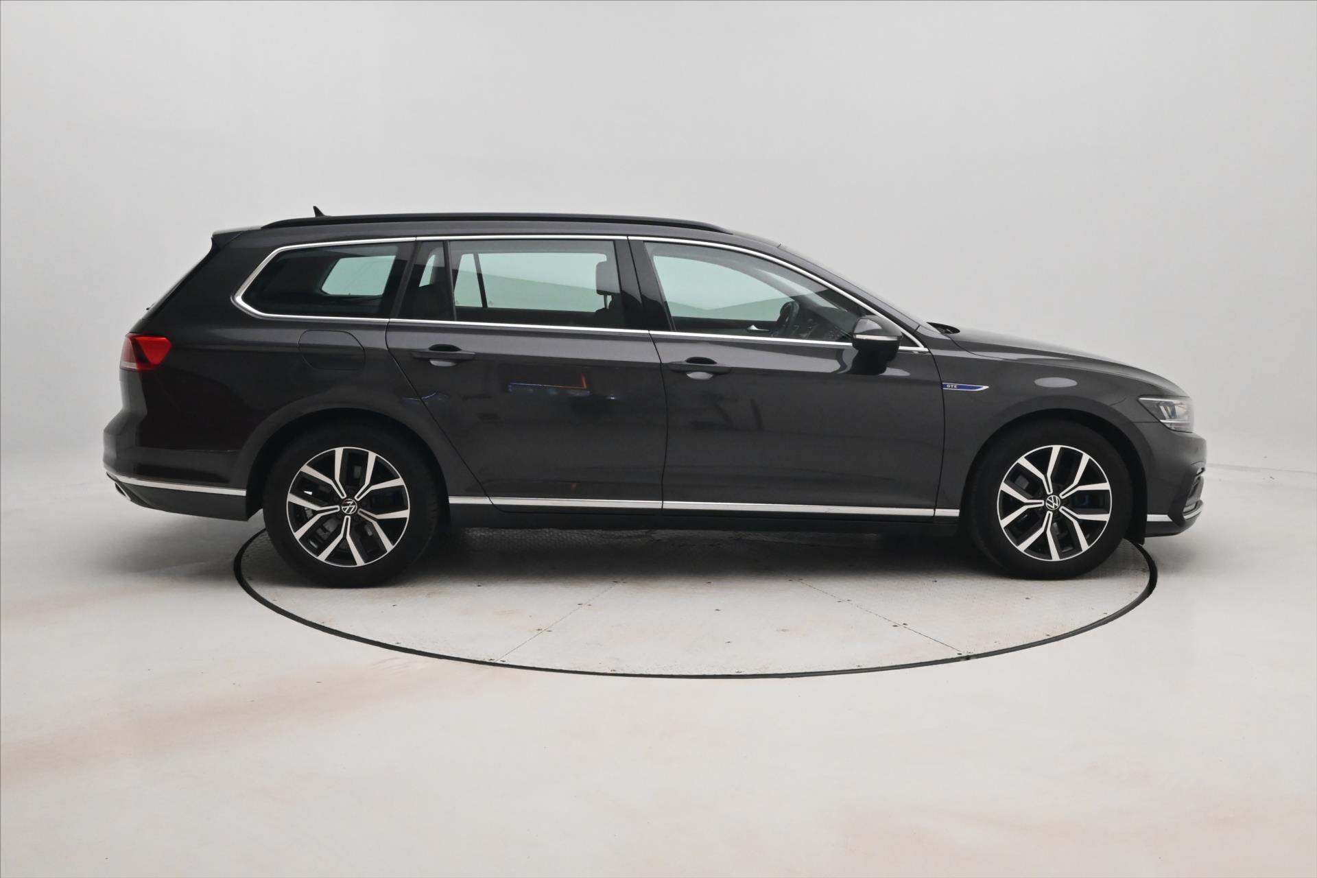 Hlavní fotografie vozu Volkswagen Passat 1,4 GTE 160 kW DSG Business Záruka až 5 let (4)