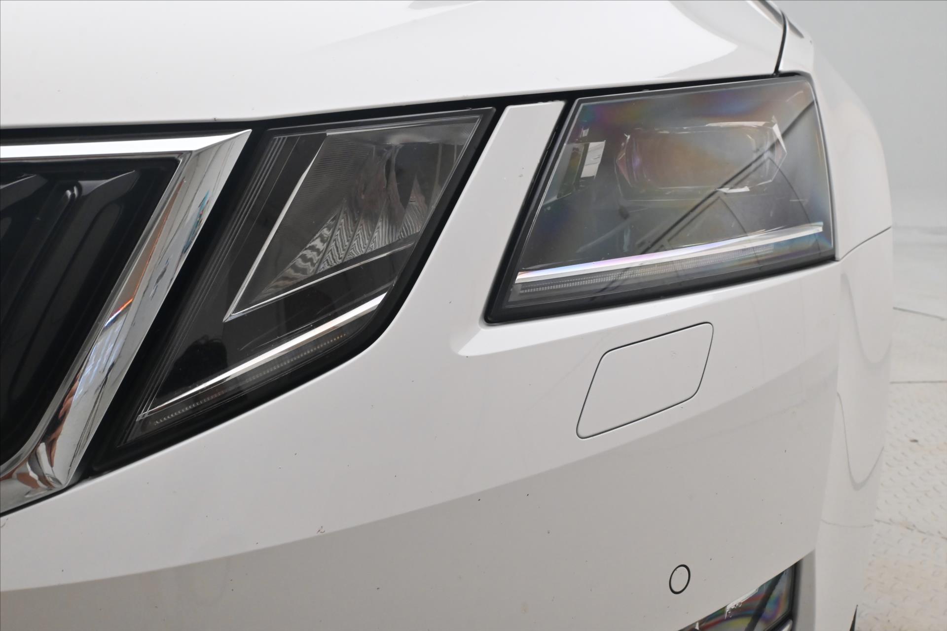 Hlavní fotografie vozu Škoda Octavia 1,5 TSI 110kW Style Tažné Záruka až 5 let (28)