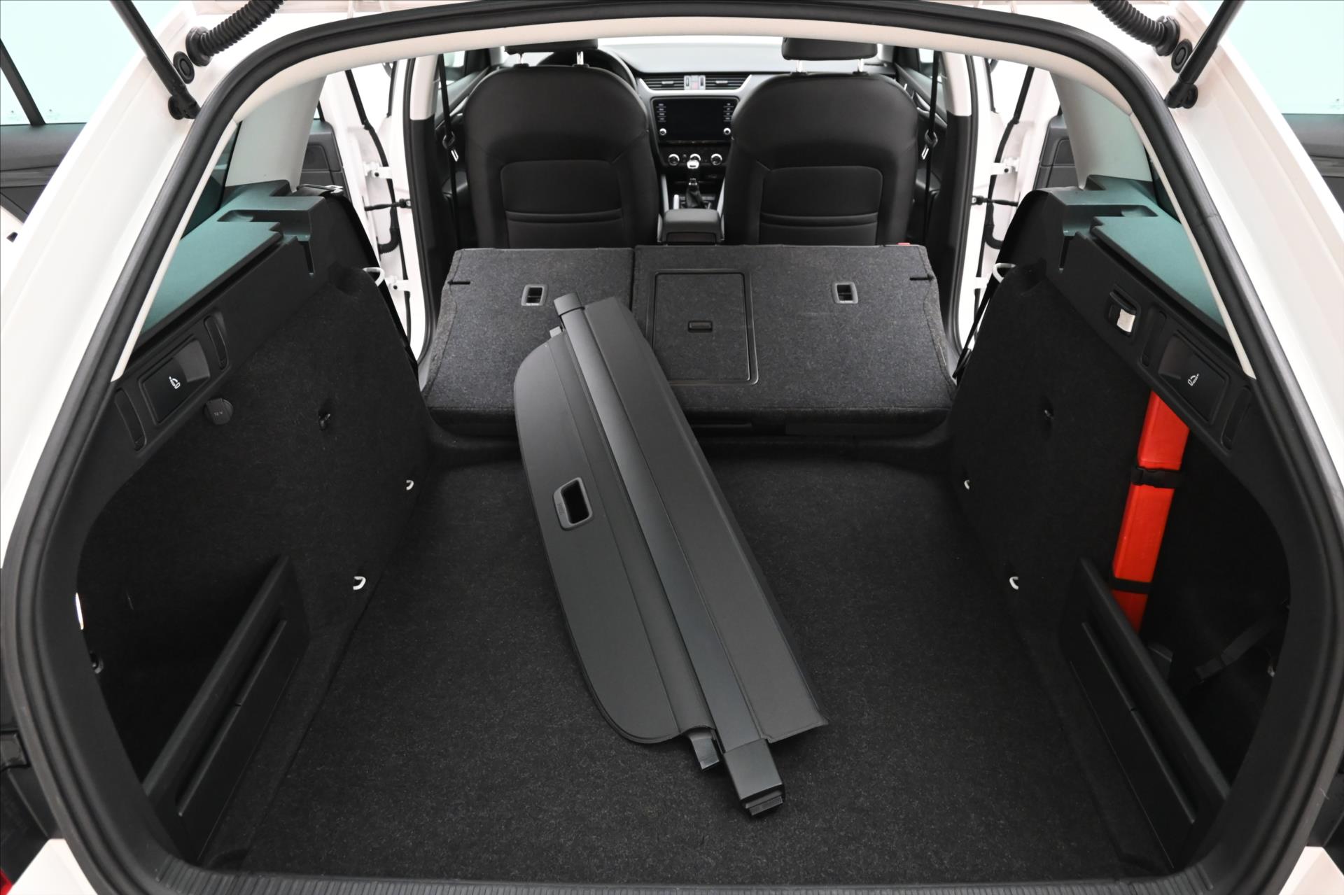 Hlavní fotografie vozu Škoda Octavia 1,5 TSI 110kW Style Záruka až 5 let (11)